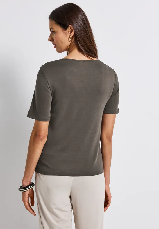 T-Shirt mit Herzausschnitt