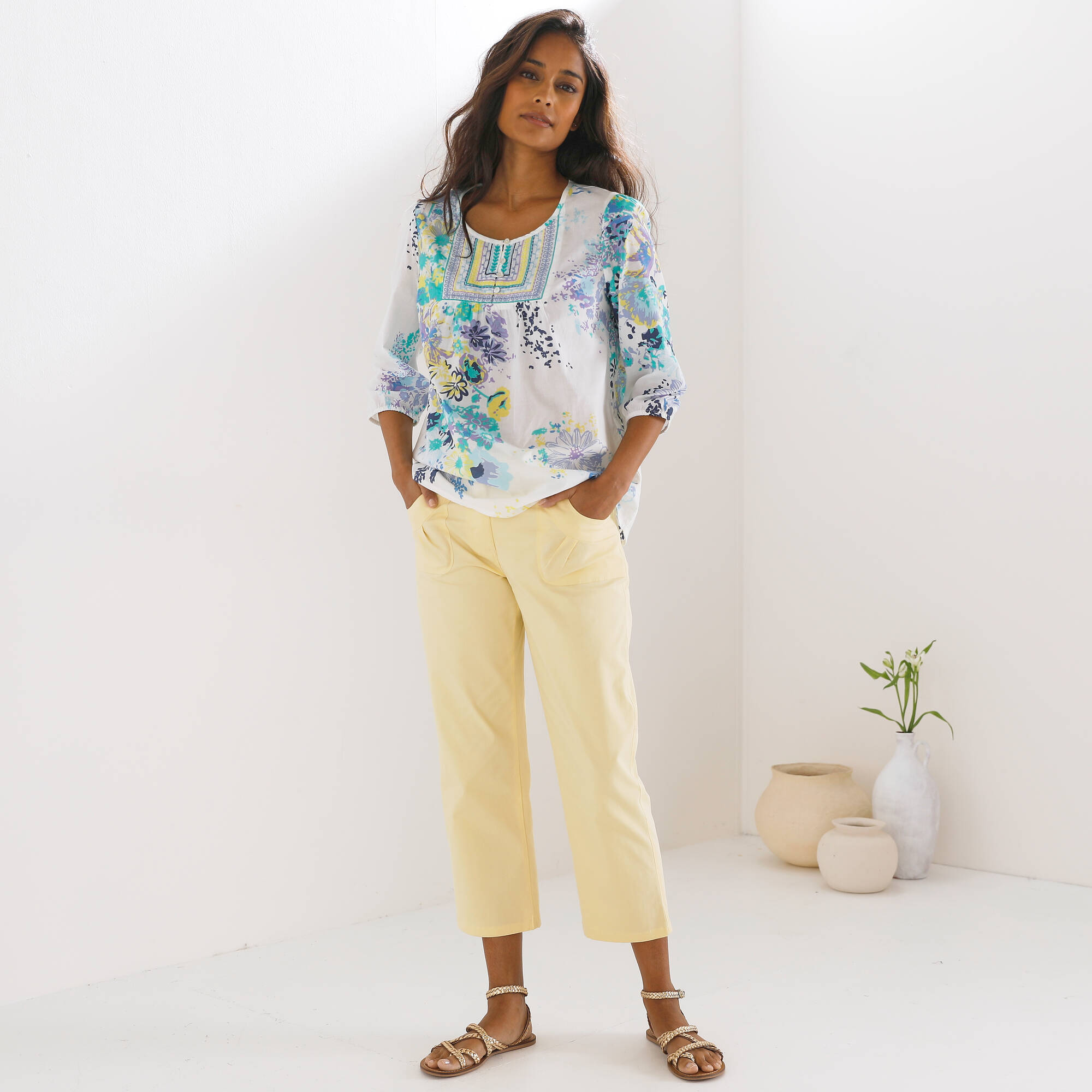 Blouse imprimée fleurs, détails brodés