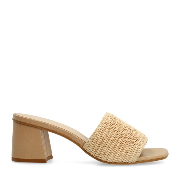 Beige muiltjes met blokhak