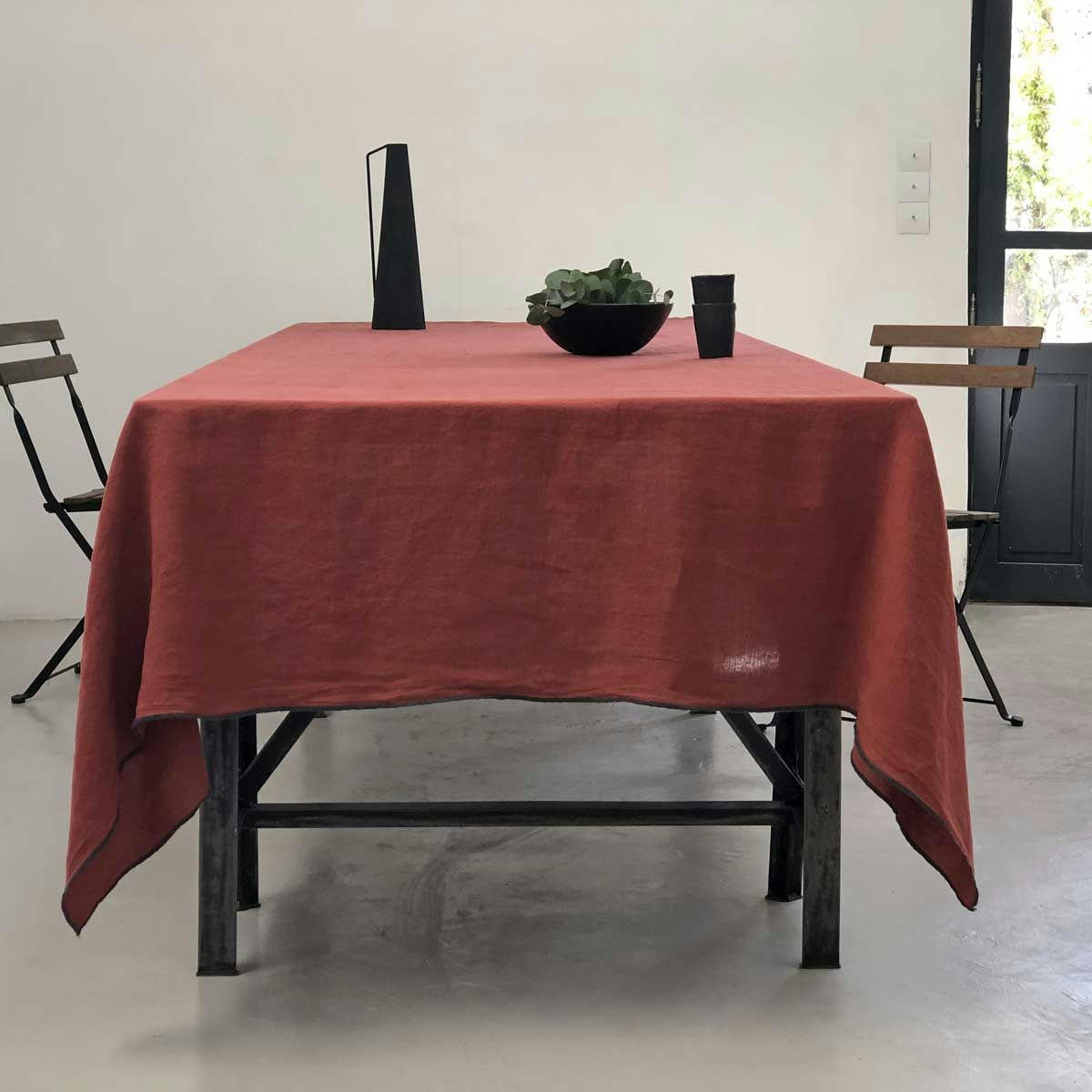 OSLO - Nappe en lin lavé et surjet