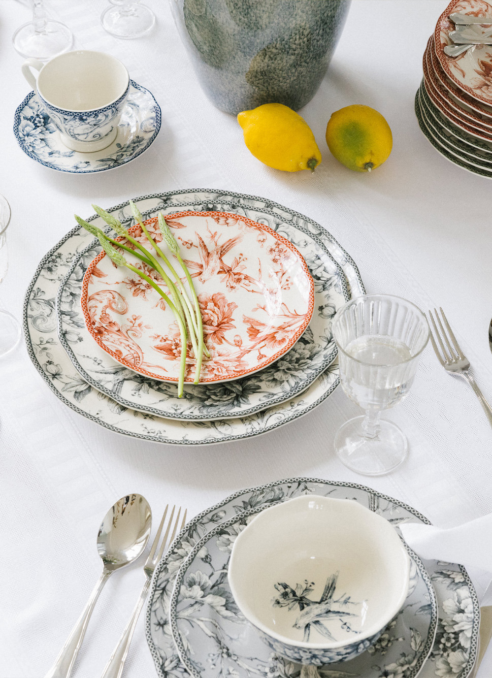 ASSIETTE PLATE EN GRÈS ADELAÏDE GRIS
