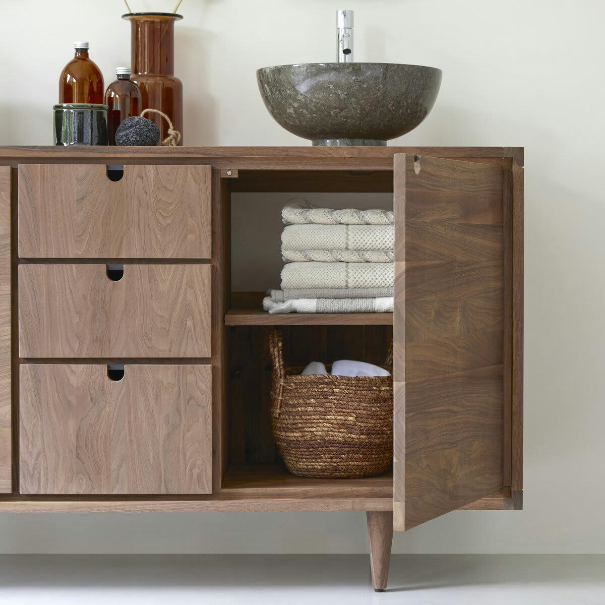 JONÀK - Meuble sous vasque en noyer massif 145 cm