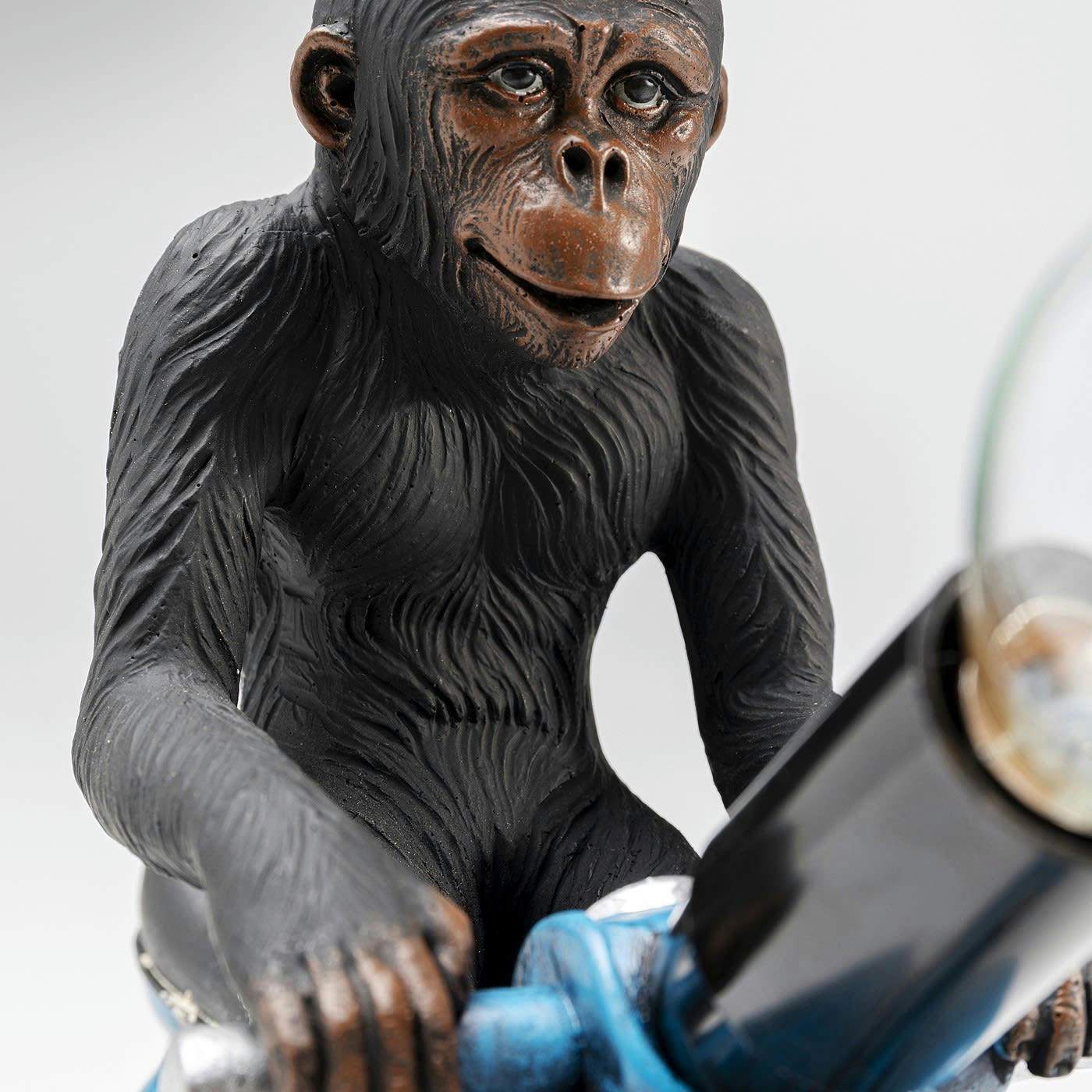 MONKEY - Lampe singe scooter bleu Kare Design