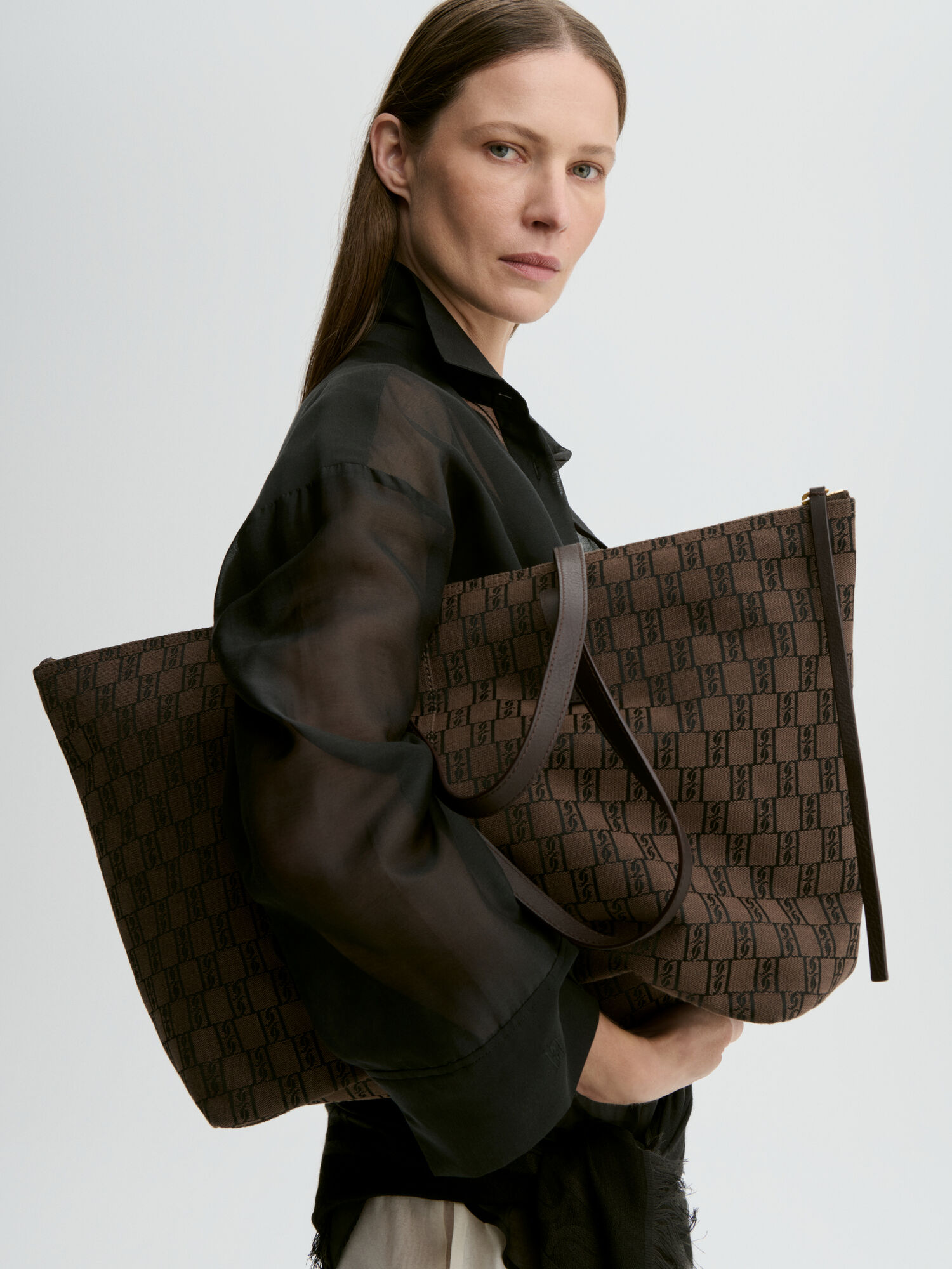 Carva monogrammønstret tote-taske