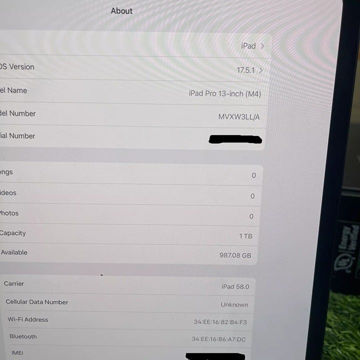 iPad Pro 13"" M4 - 1TB Wifi + Cellular (Unlocked) Magic Keyboard + Pencil