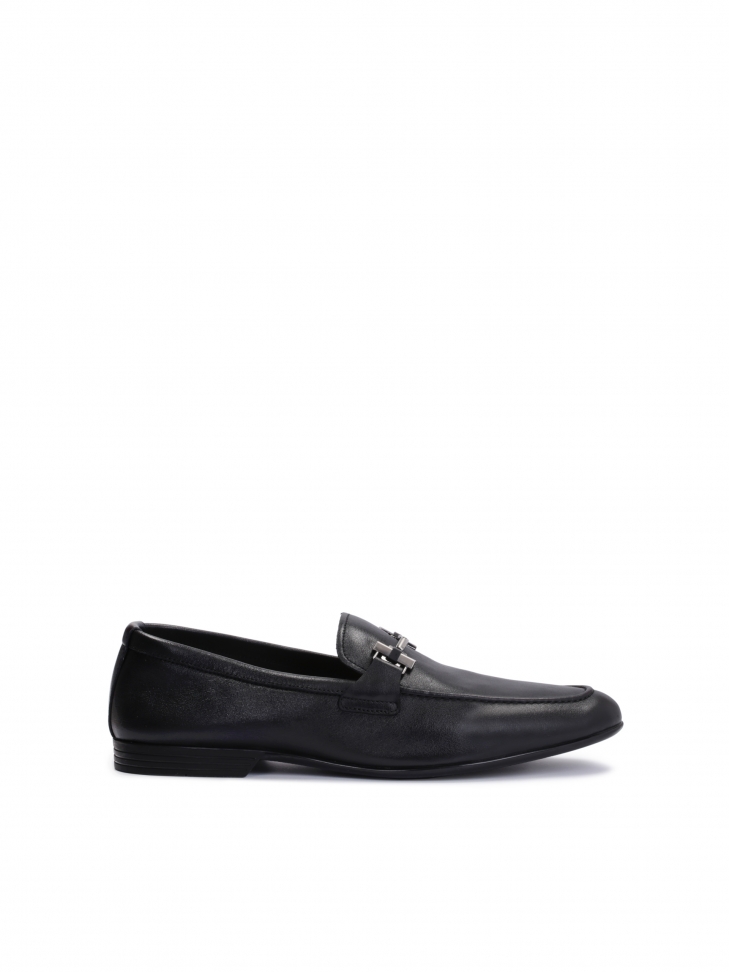 Men’s black leather loafers with a metal decoration
