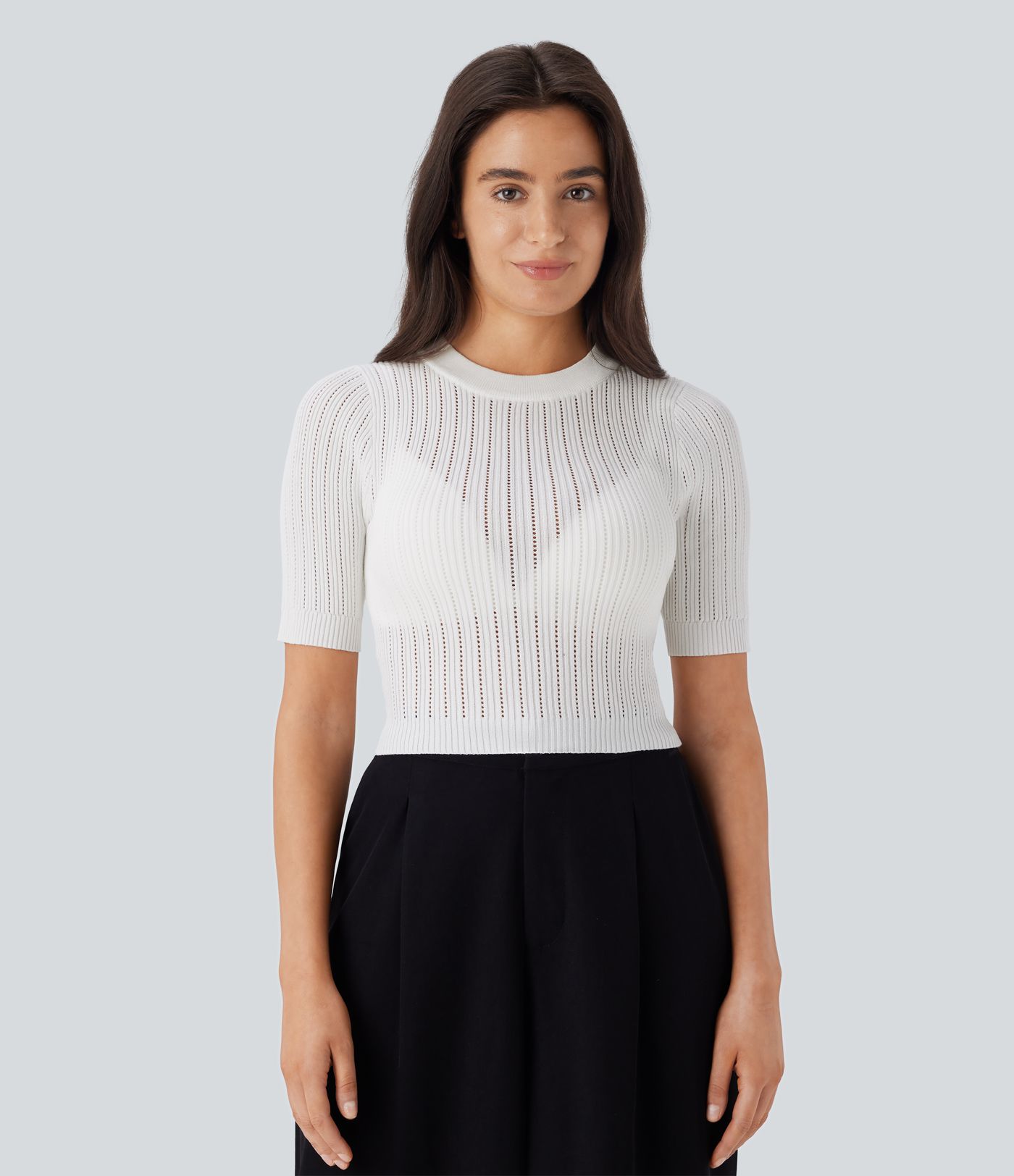 Pull de travail col rond manches courtes avec découpes