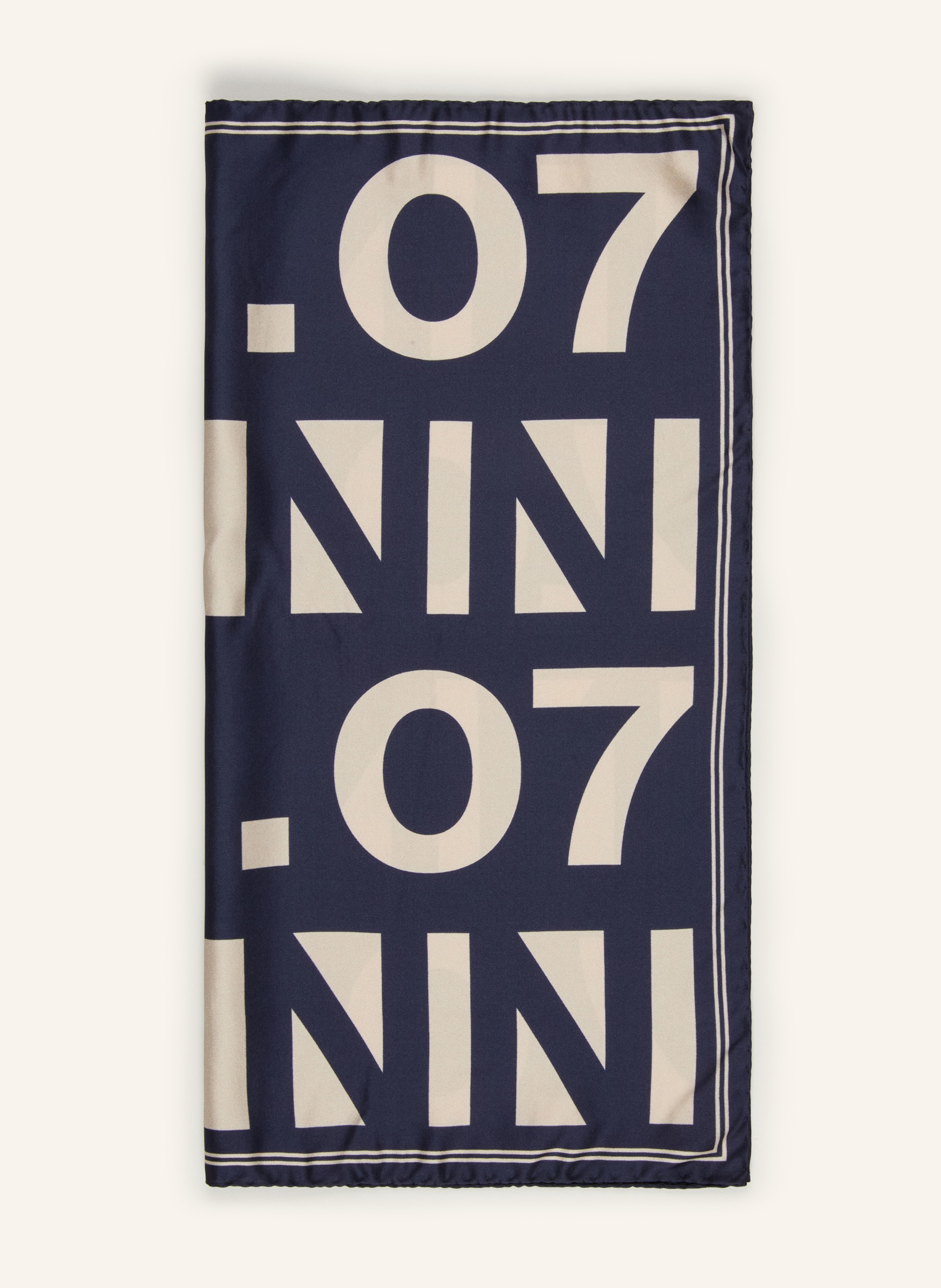 NN.07 Seidentuch
