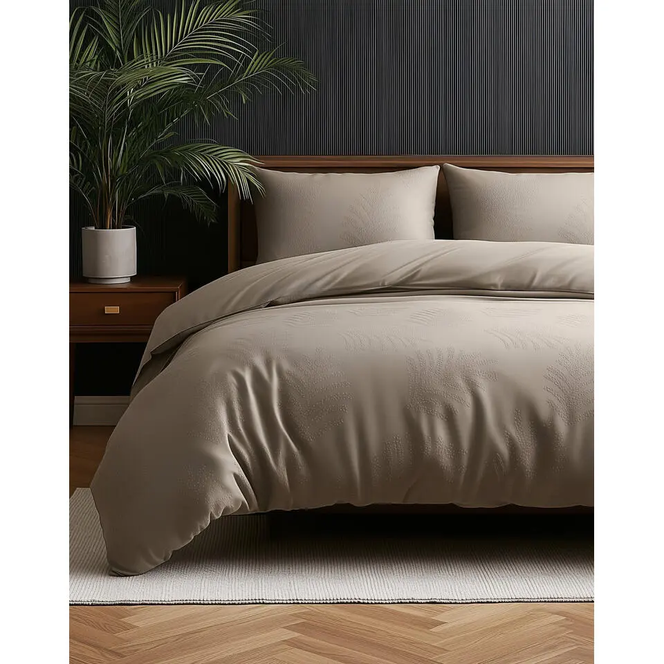 Dekbedovertrek Leaves 240x220 �?Fluweelzacht Uni Design �?Taupe