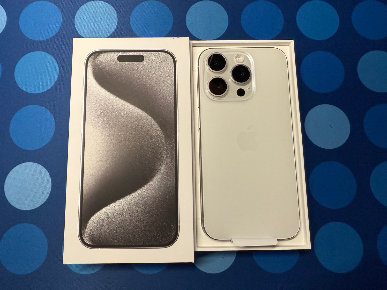 iPhone 15 Pro 256GB White Titanium (Factory Unlocked)