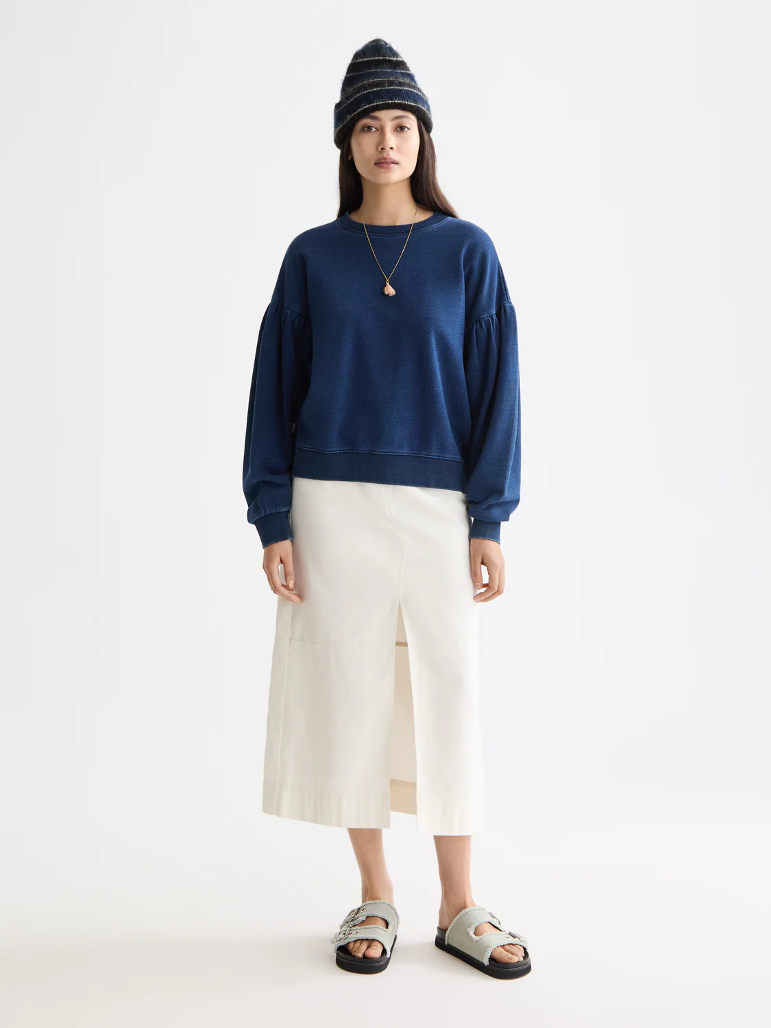 Washed Indigo Crew Neck Sweatshirt With Balloon Sleeves