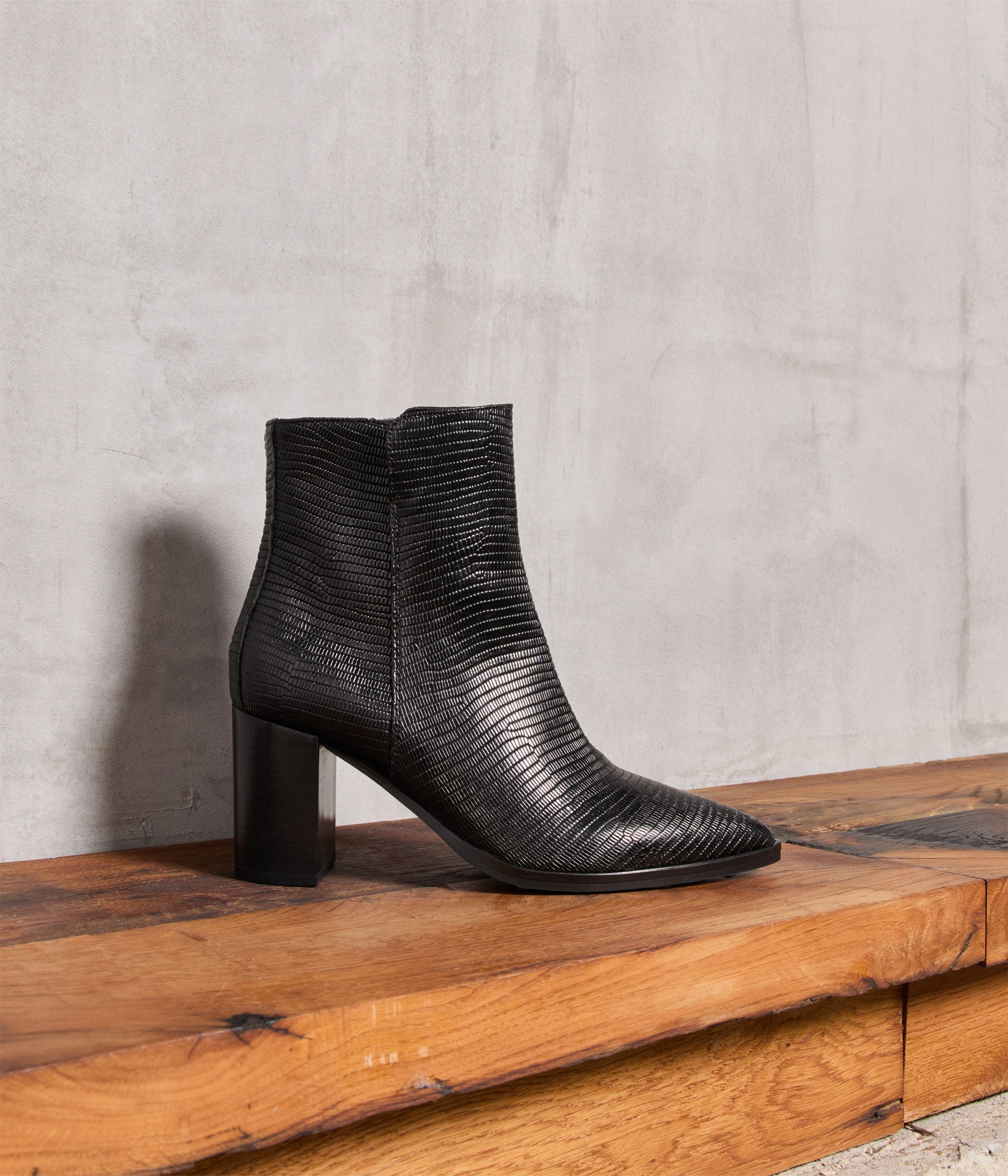 Boots cuir noir croco Vanessa
