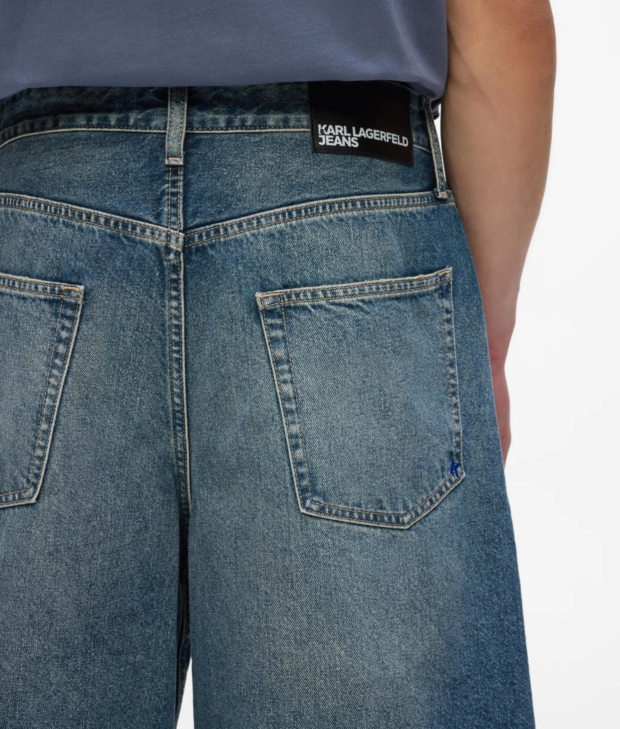 Short en denim délavé et ample