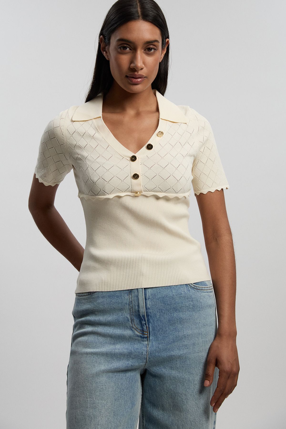KarenMillen Knit Stitch Detail Rib Collared Short Sleeve Top