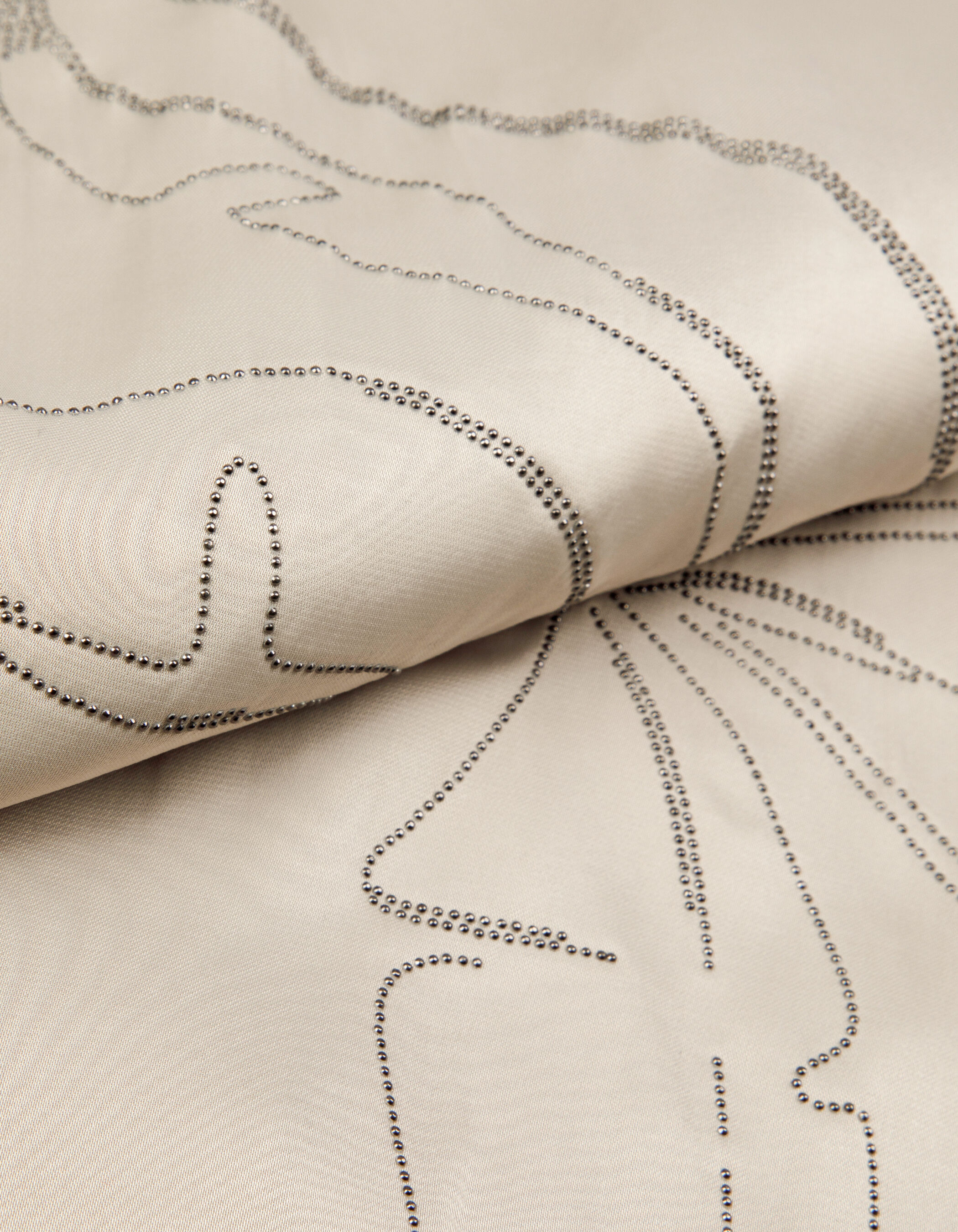 Chemise beige satinée motif palmier clouté dos Femme