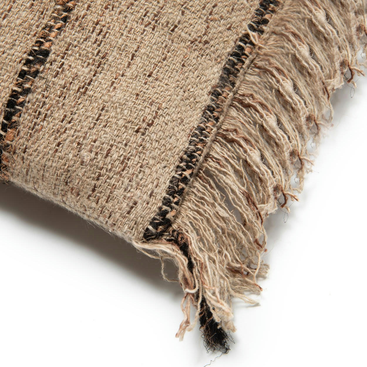 OH MY GEE - Coussin en coton beige noir 30x50