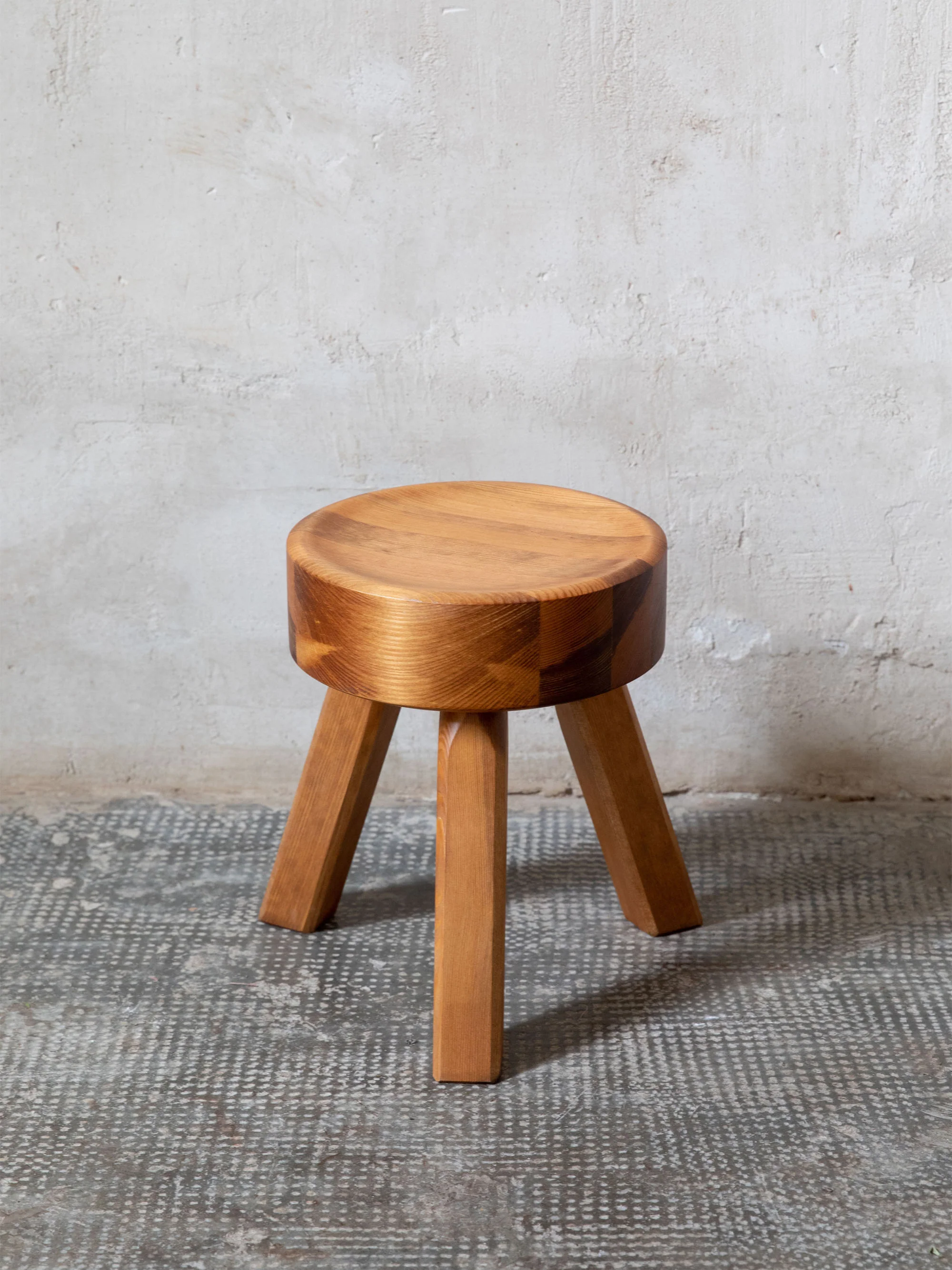 Hocker AML aus Kiefernholz