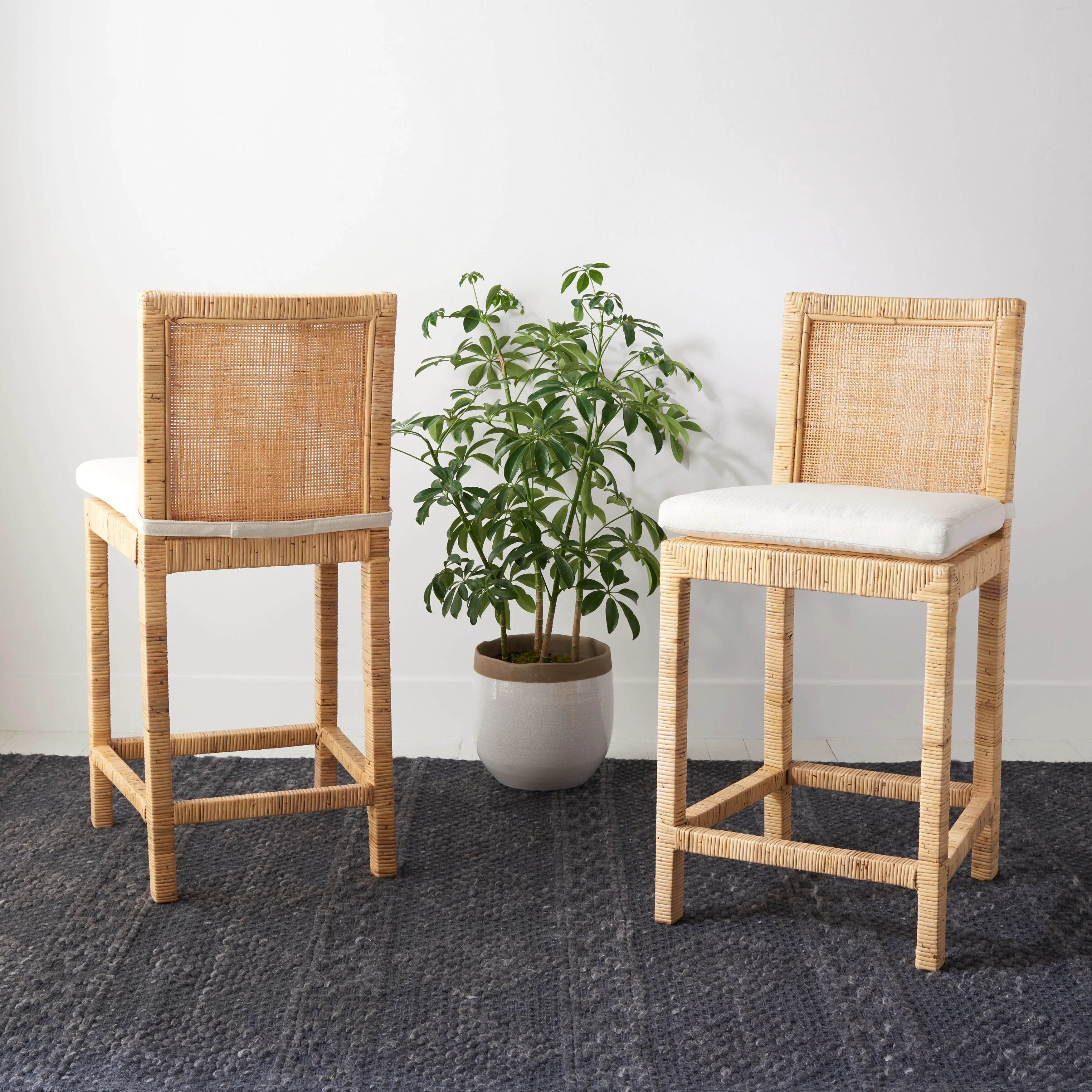 SAFAVIEH Mursel 24-inch Cane Counter Stool with Cushion - 22.6 x 18.1 x 38.6 - 23Wx18Dx39H