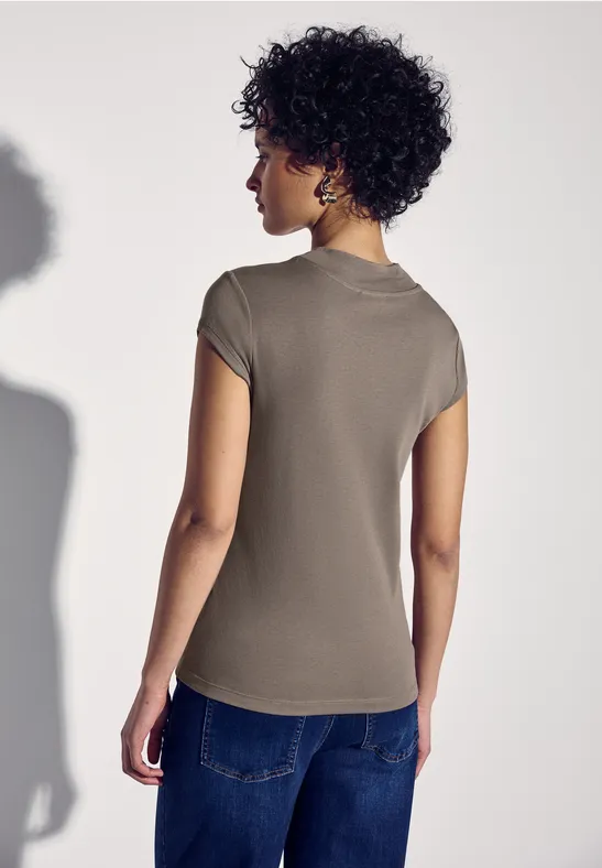 Shirt mit dezentem Cut-Out