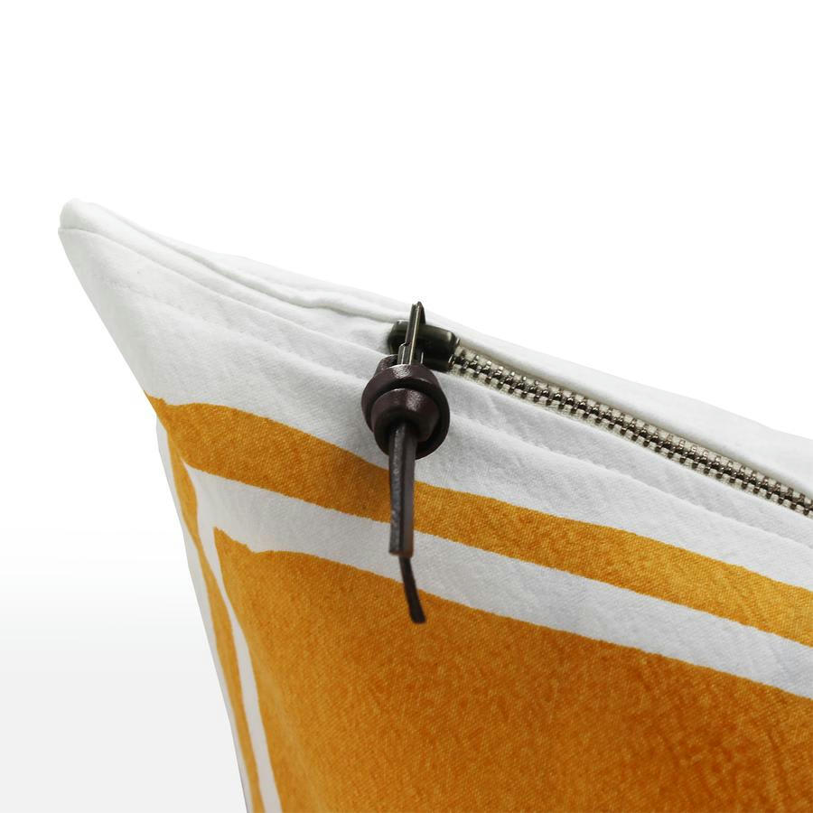 CAP SA SAL - Coussin coton lavé blanc/moutarde 50x70