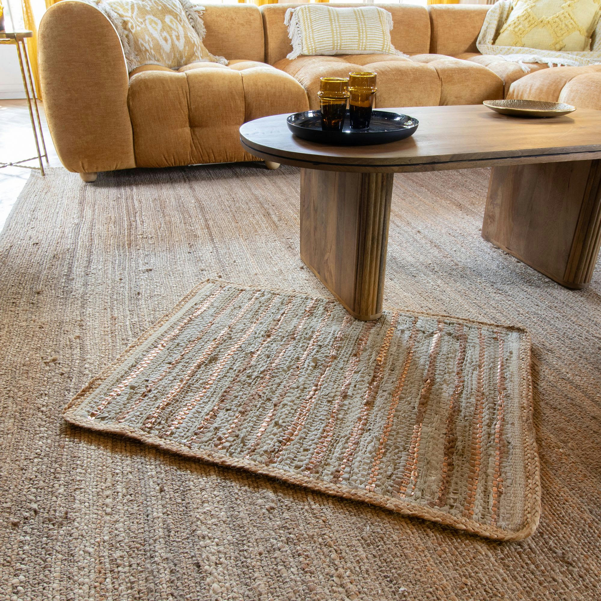 ASMA - Tapis en cuir, jute et coton beige et doré 60x80cm