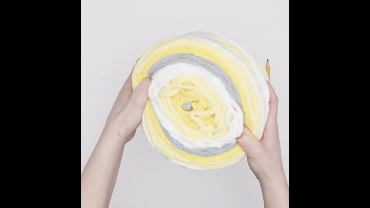 Bernat Baby Blanket Stripes 220yds Super Bulky Polyester Yarn