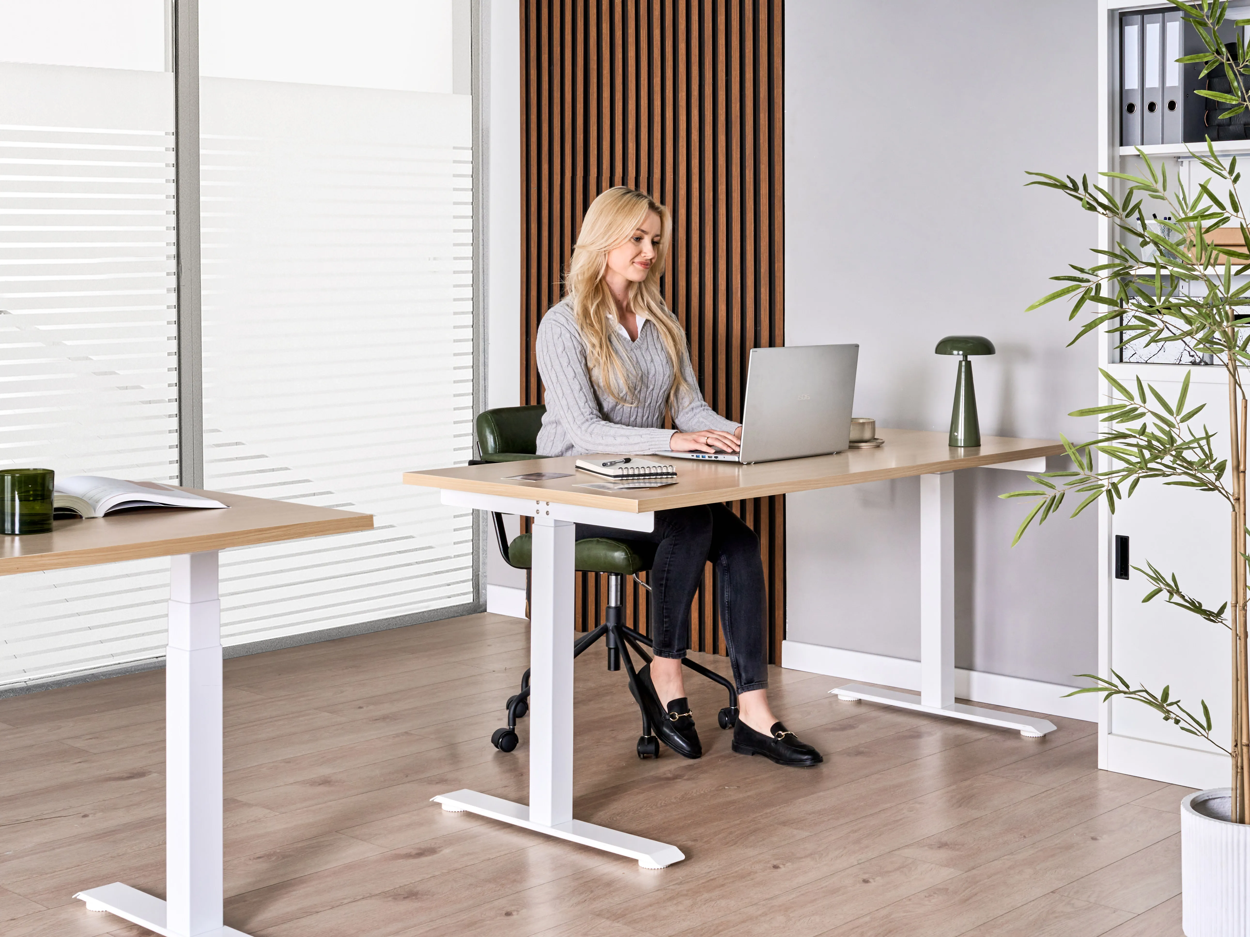 Electric Adjustable Standing Desk DESTINES Light Brown/ White 160 cm 72 cm