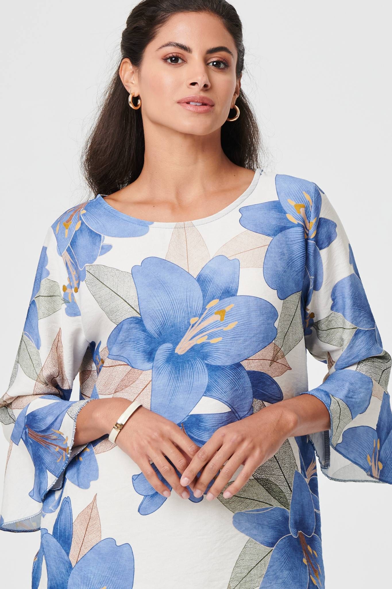 Izabel London Floral 3/4 Flared Sleeve Relaxed Blouse