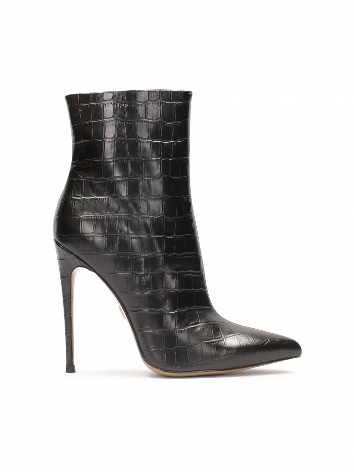 Elegant high stiletto boots with crocodile pattern