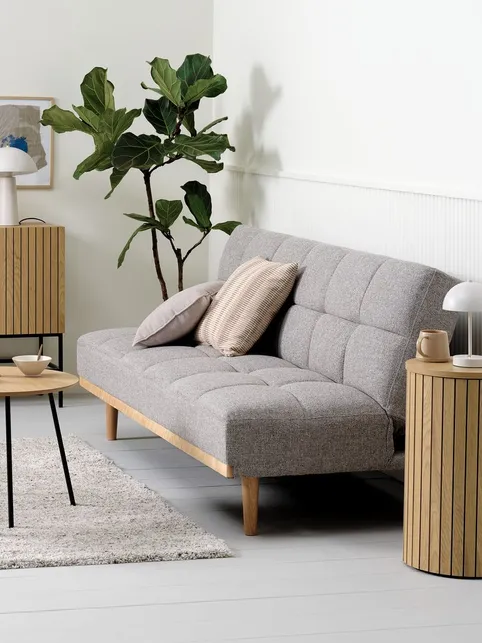 Sovesofa NEJEDE lysegråt stof