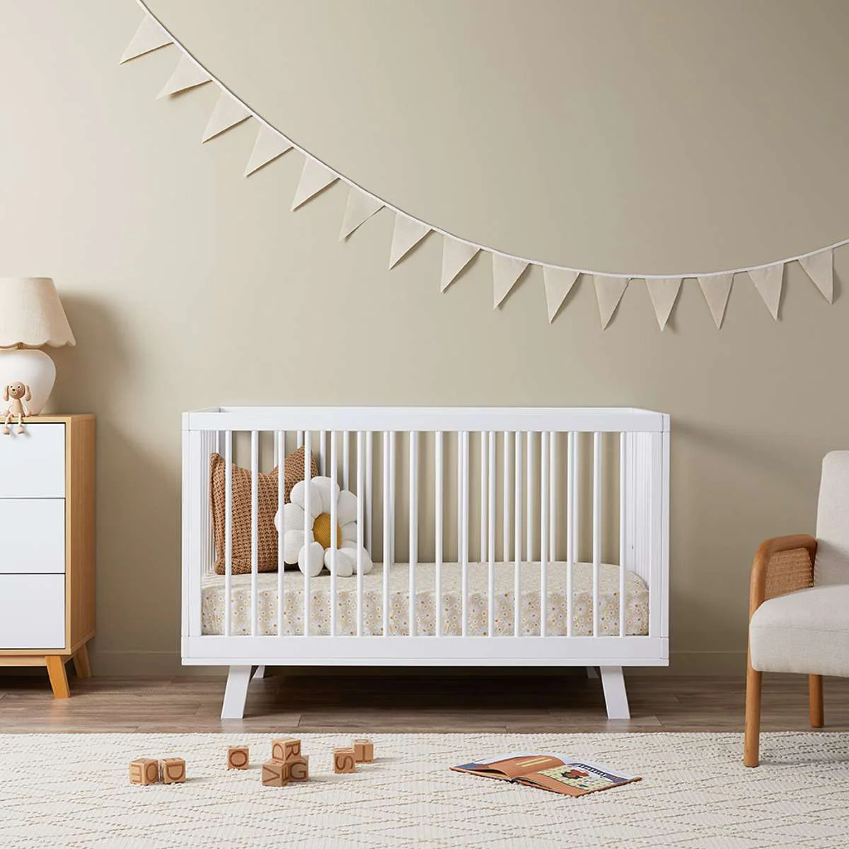 Aspen White Six Piece Nursery Set