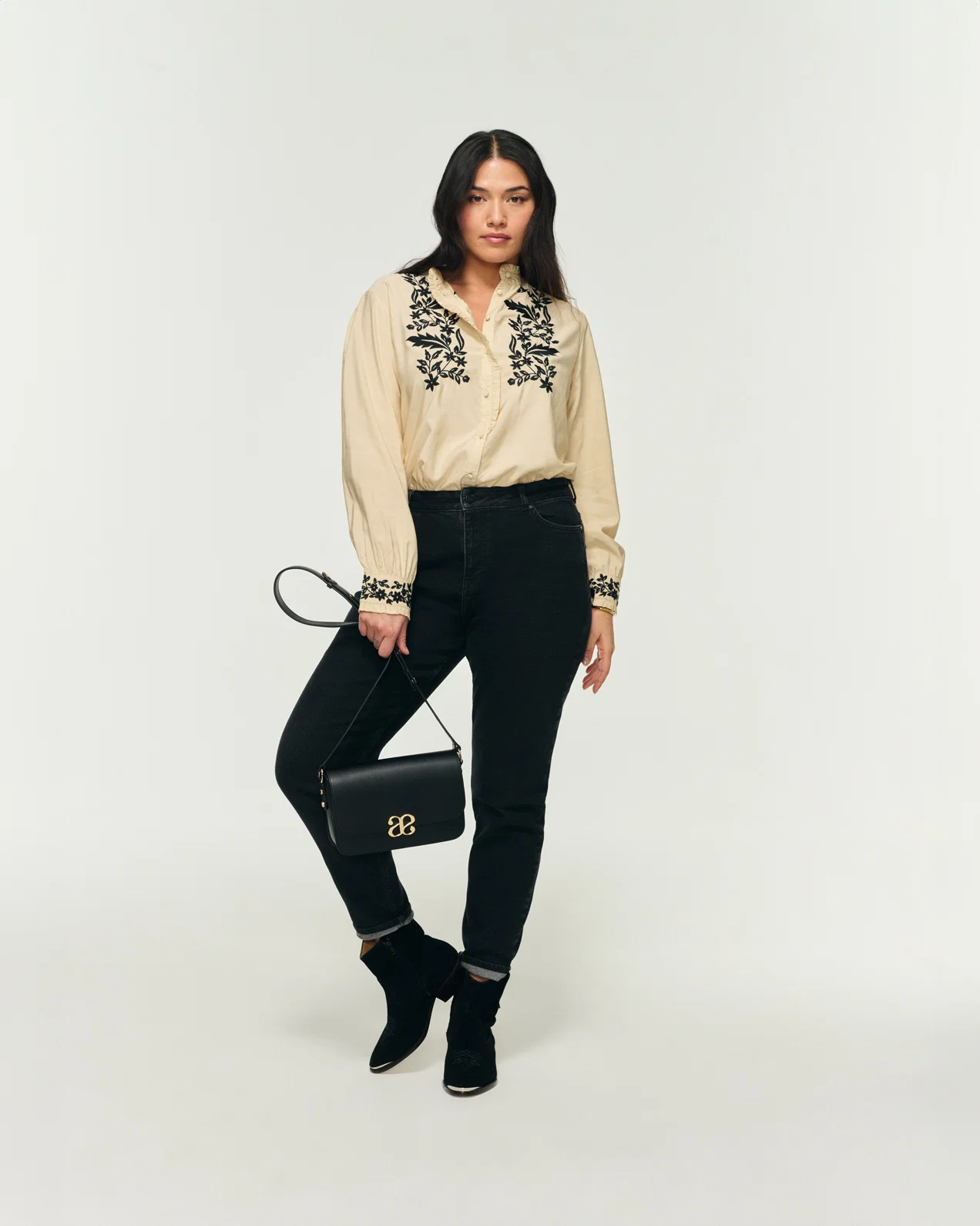 TRENCHS & DENIM