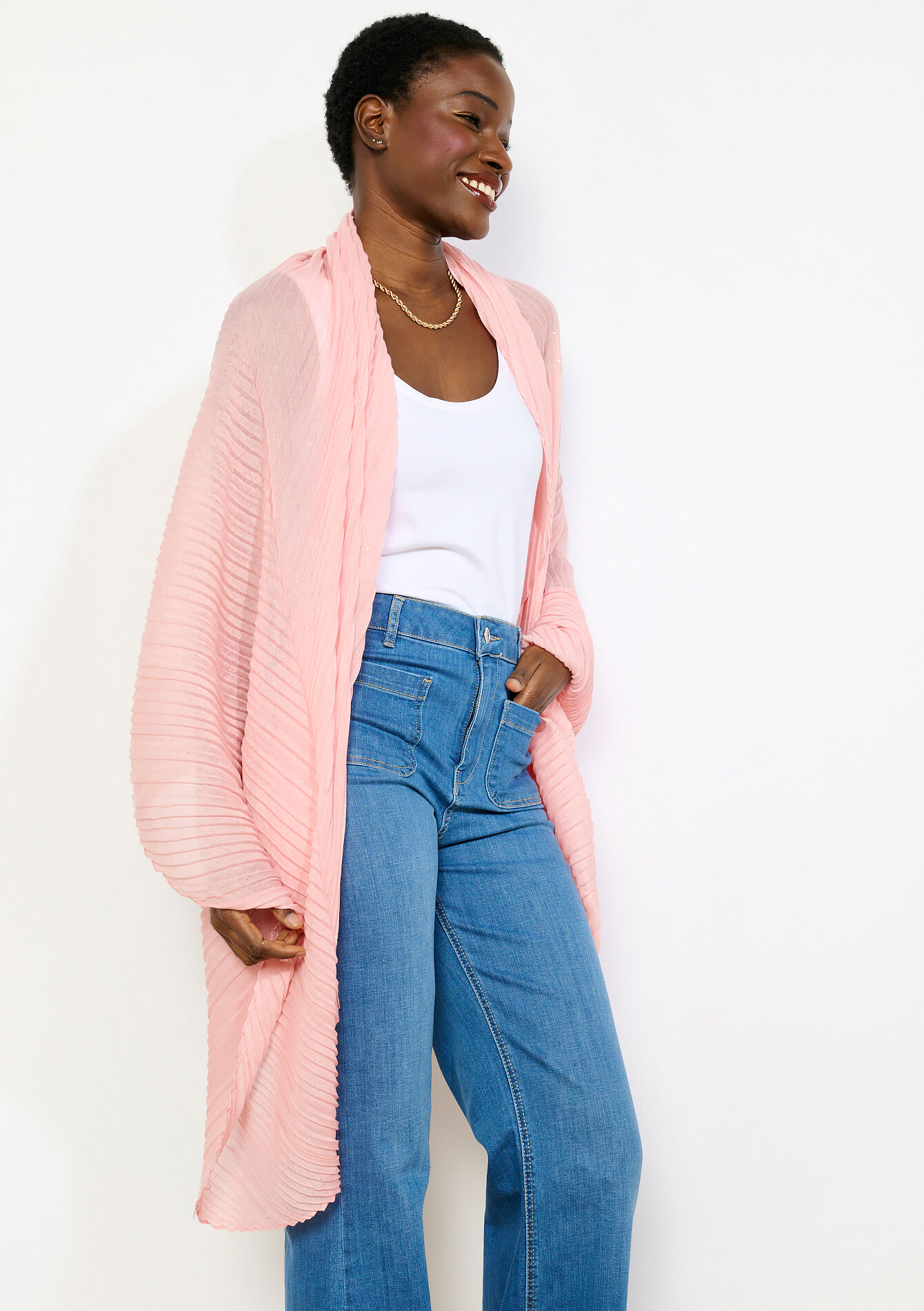 Pliss&eacute; sjaal met glansdraad