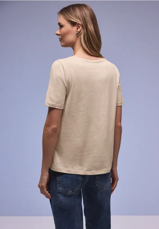 Basic T-Shirt mit gerundetem V-Neck