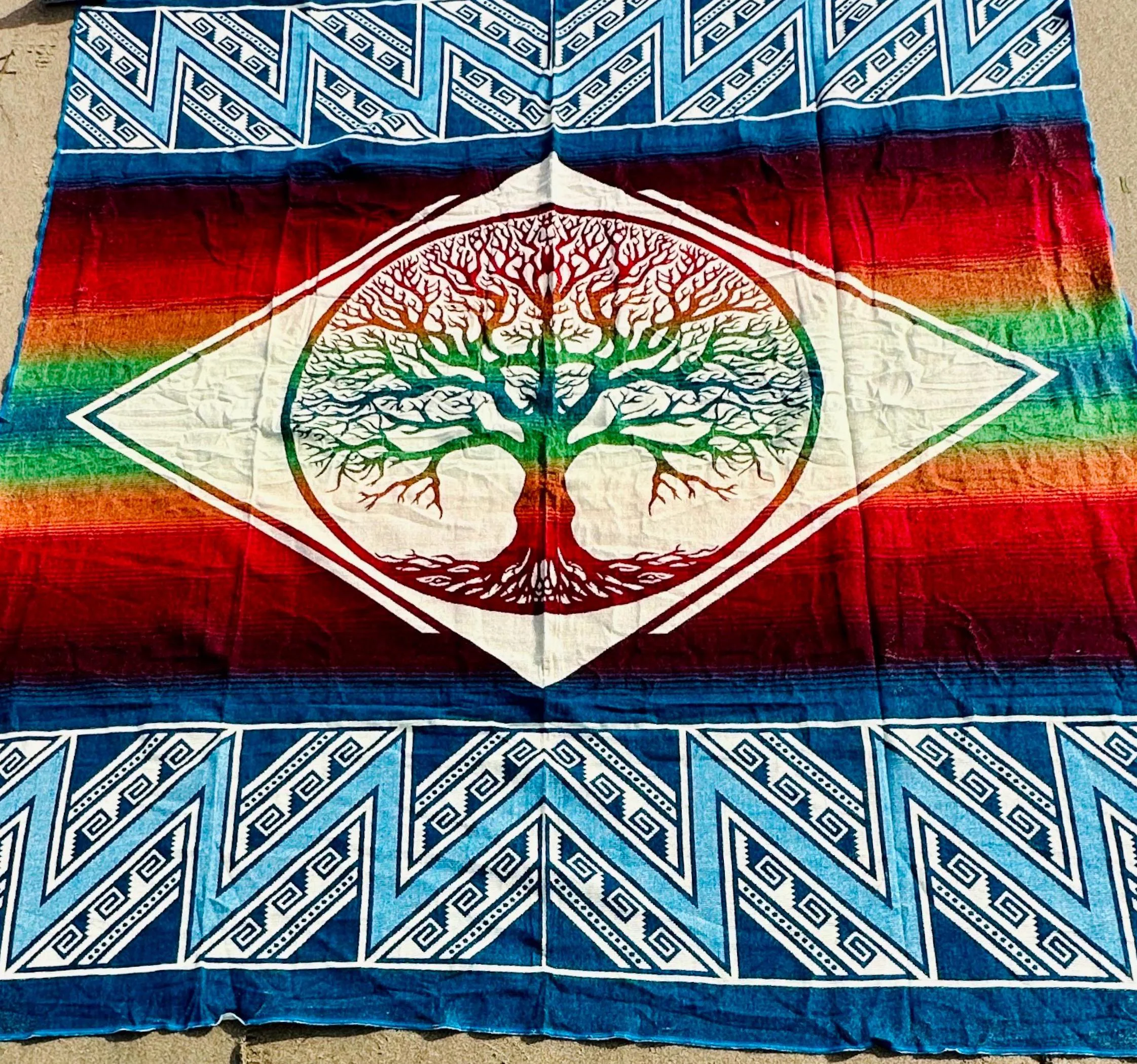 Tree of life Blanket, Beautiful and colorful, Tribal design, Reversible queen size blanket, Very warm and soft, Handcrafted by Native hands