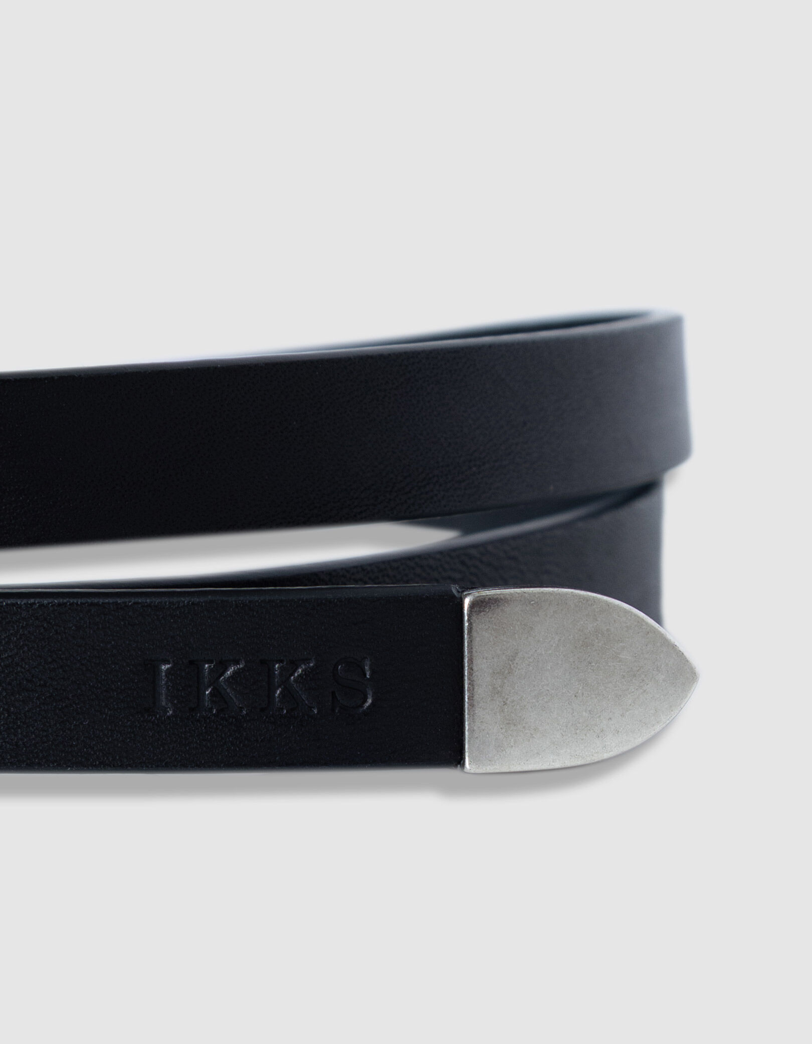 Ceinture fine noire cuir bout métal Femme