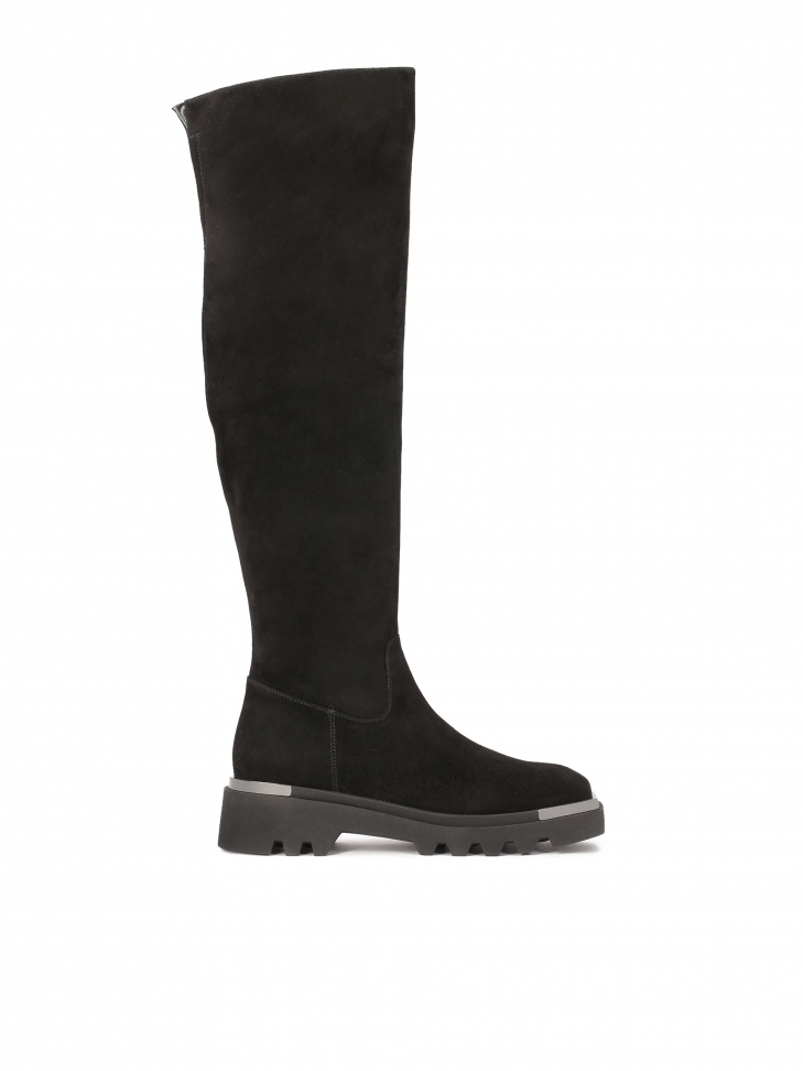 Suede boots with trep sole