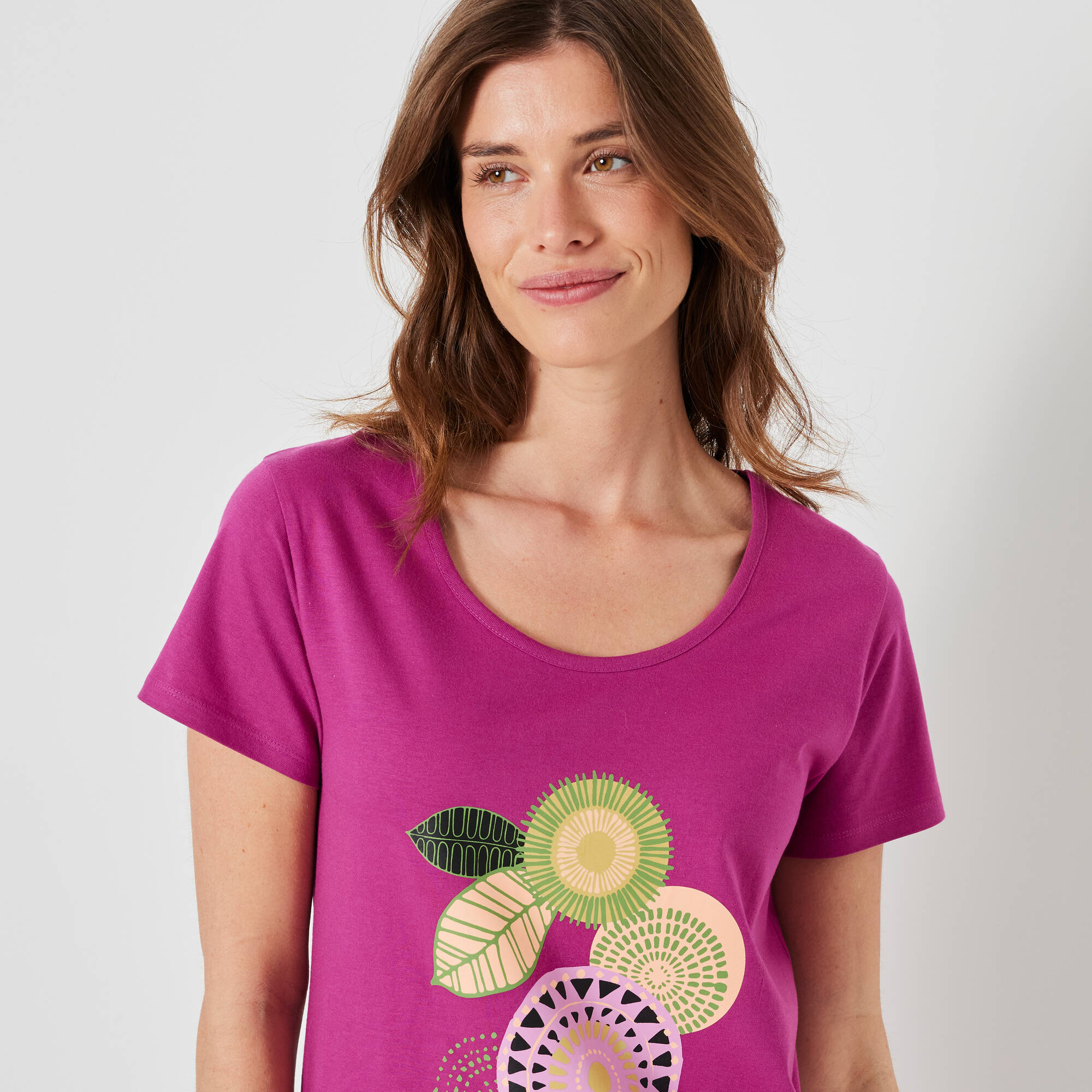 Chemise de nuit courte manches courtes motif "rosaces"