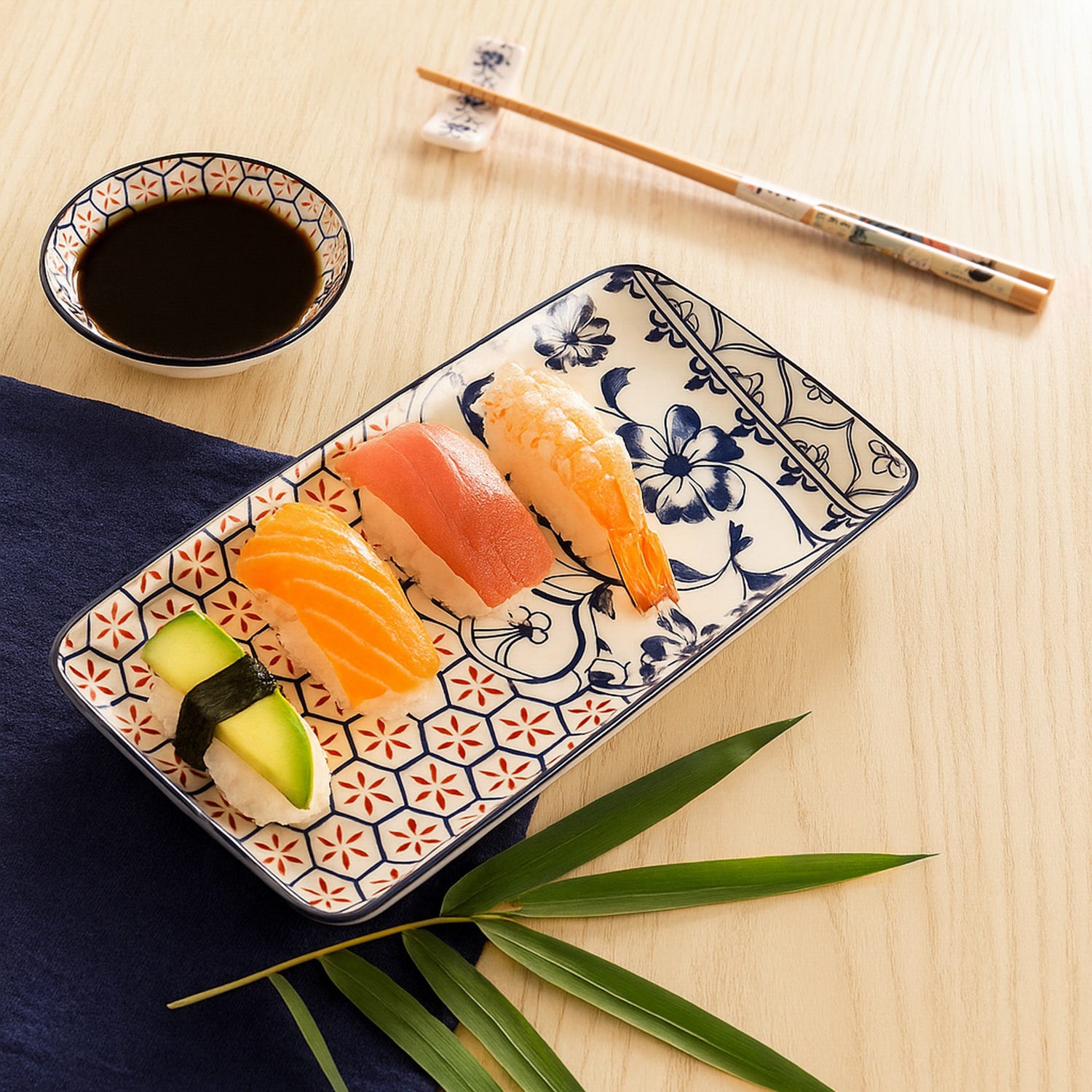 Set sushi 3 pezzi piattino rettangolare blu rosso Sushiko