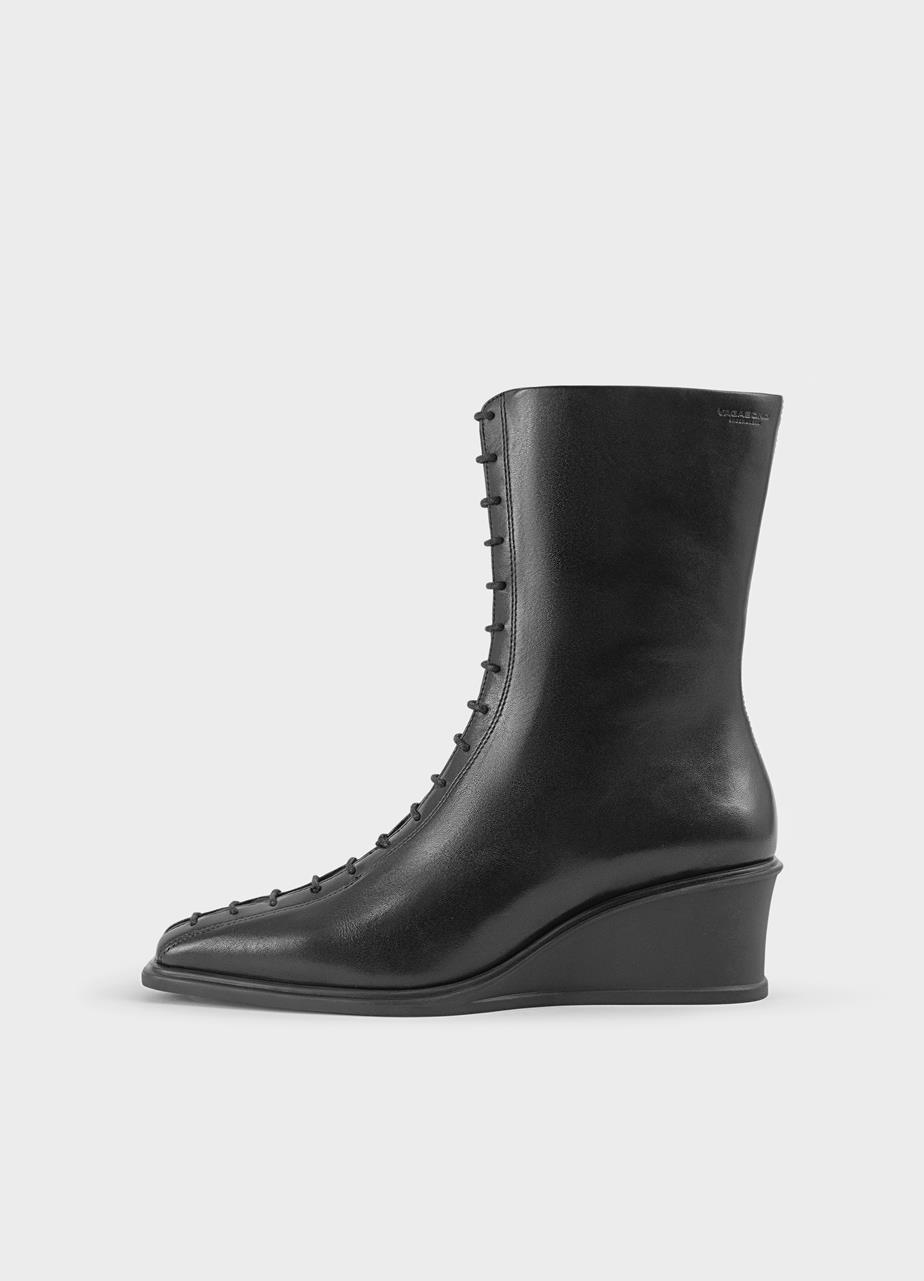 Aino Boots