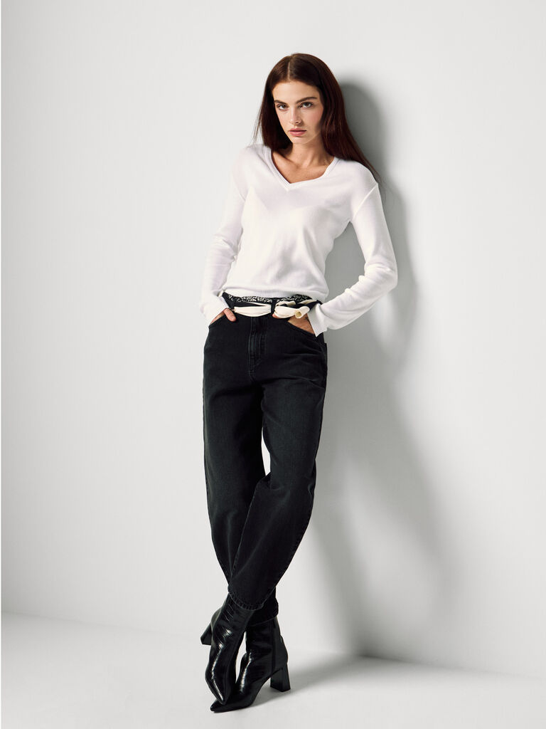 Sweater with V-neck in pure cotton