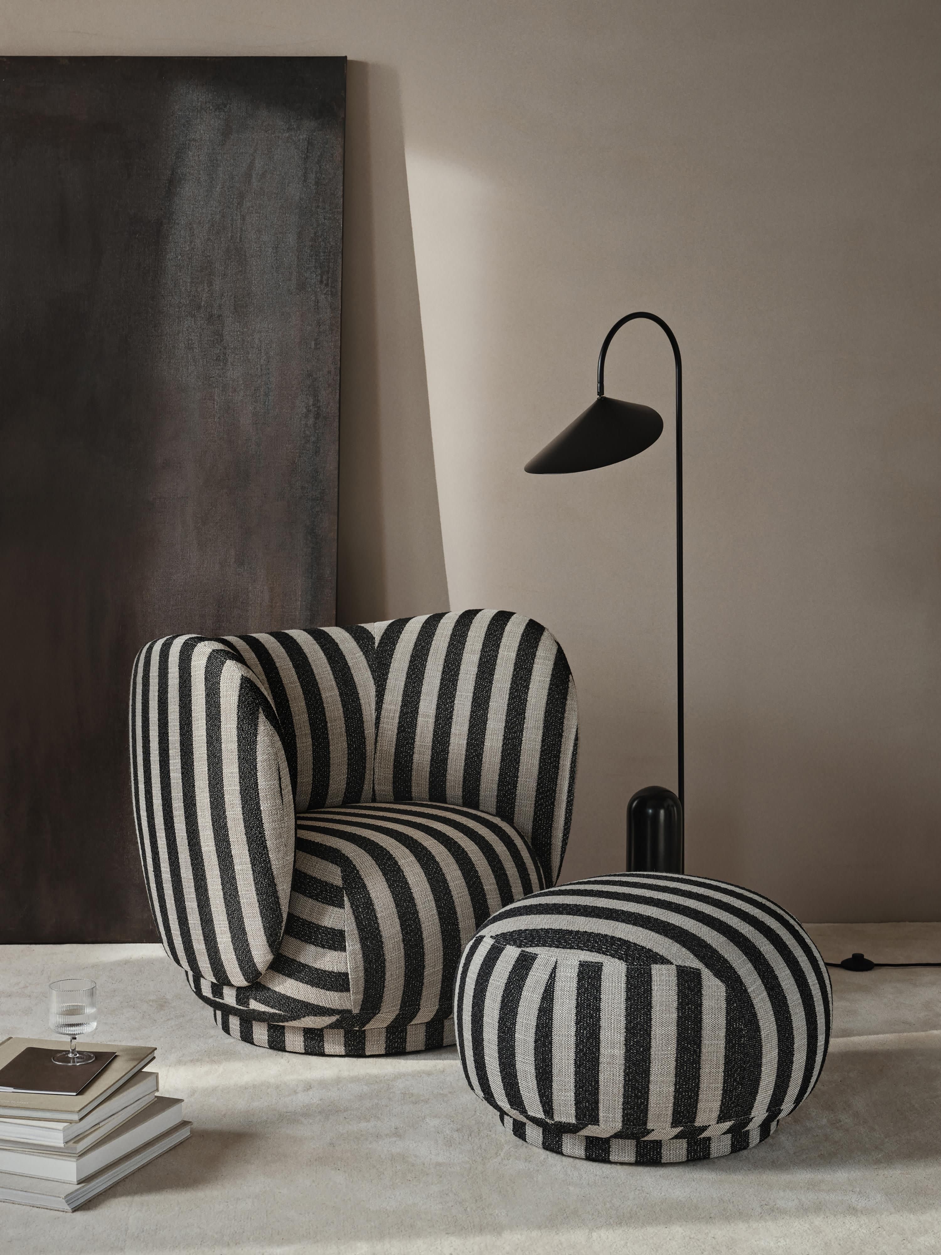 Stehlampe Arum mit Marmorfuß, verstellbar