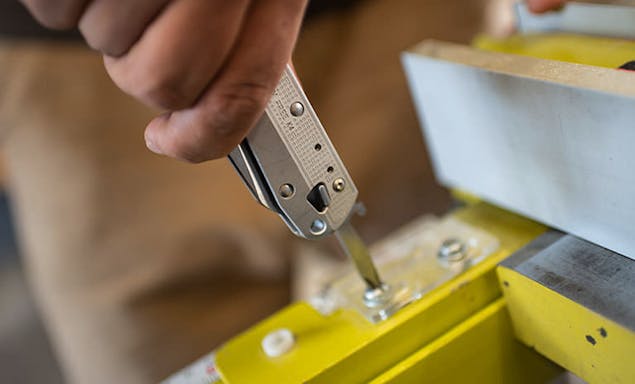 Leatherman Free K4X Multi-Tool & Pocket Knife | 9 Tools Silver