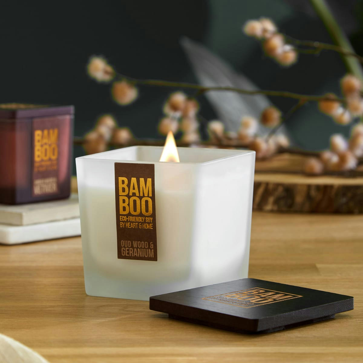 - Grande bougie éco responsable bois de oud géranium