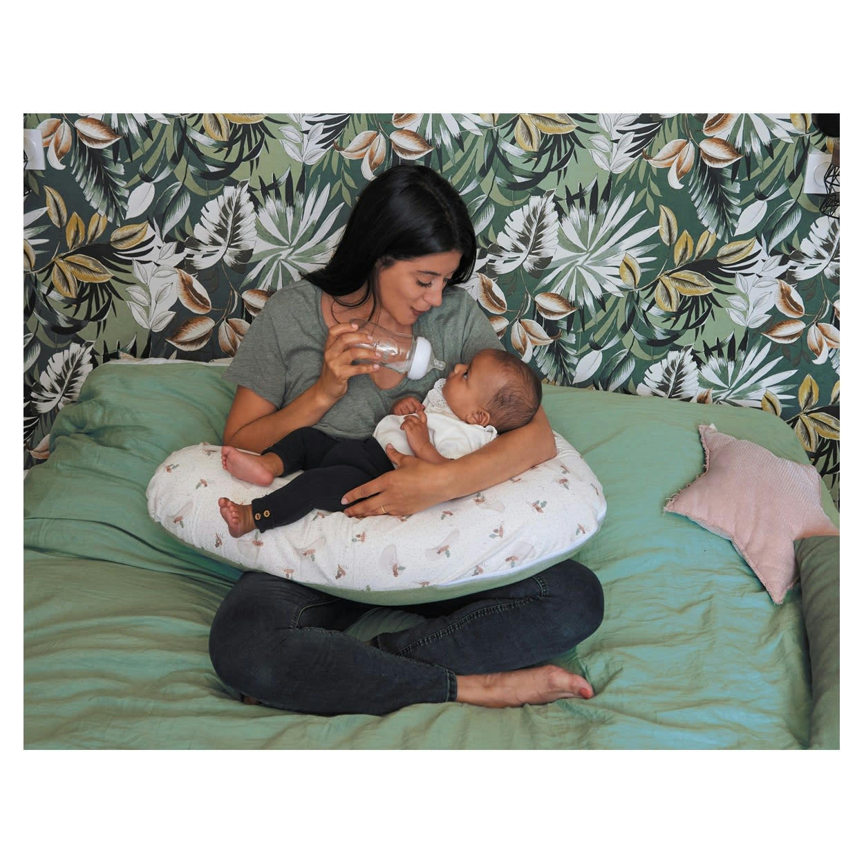 - Coussin de maternité et d'allaitement éponge vert sauge