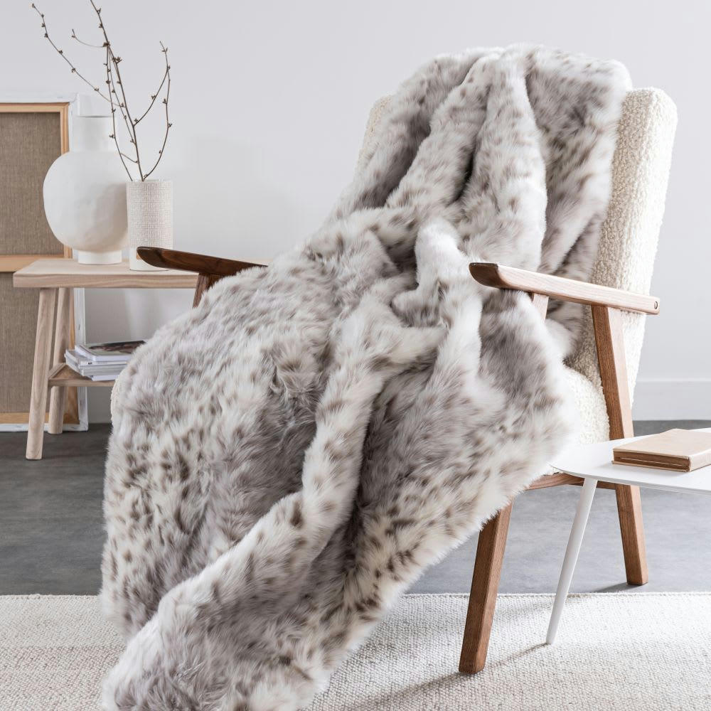 CLEO - Plaid imitation fourrure grise et écrue imprimé léopard des neiges 150x180