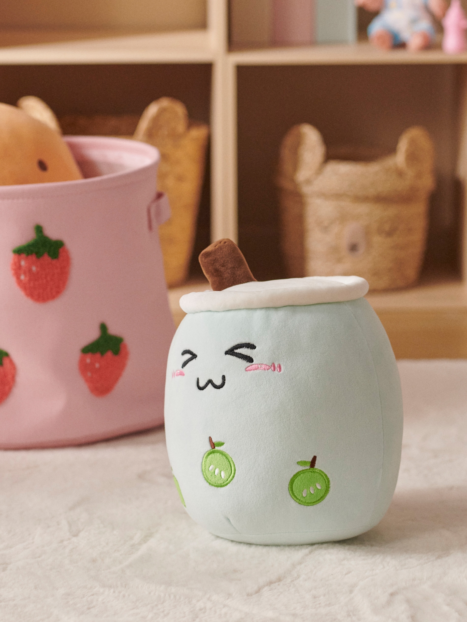 Poduszka dekoracyjna w kształcie bubble tea
