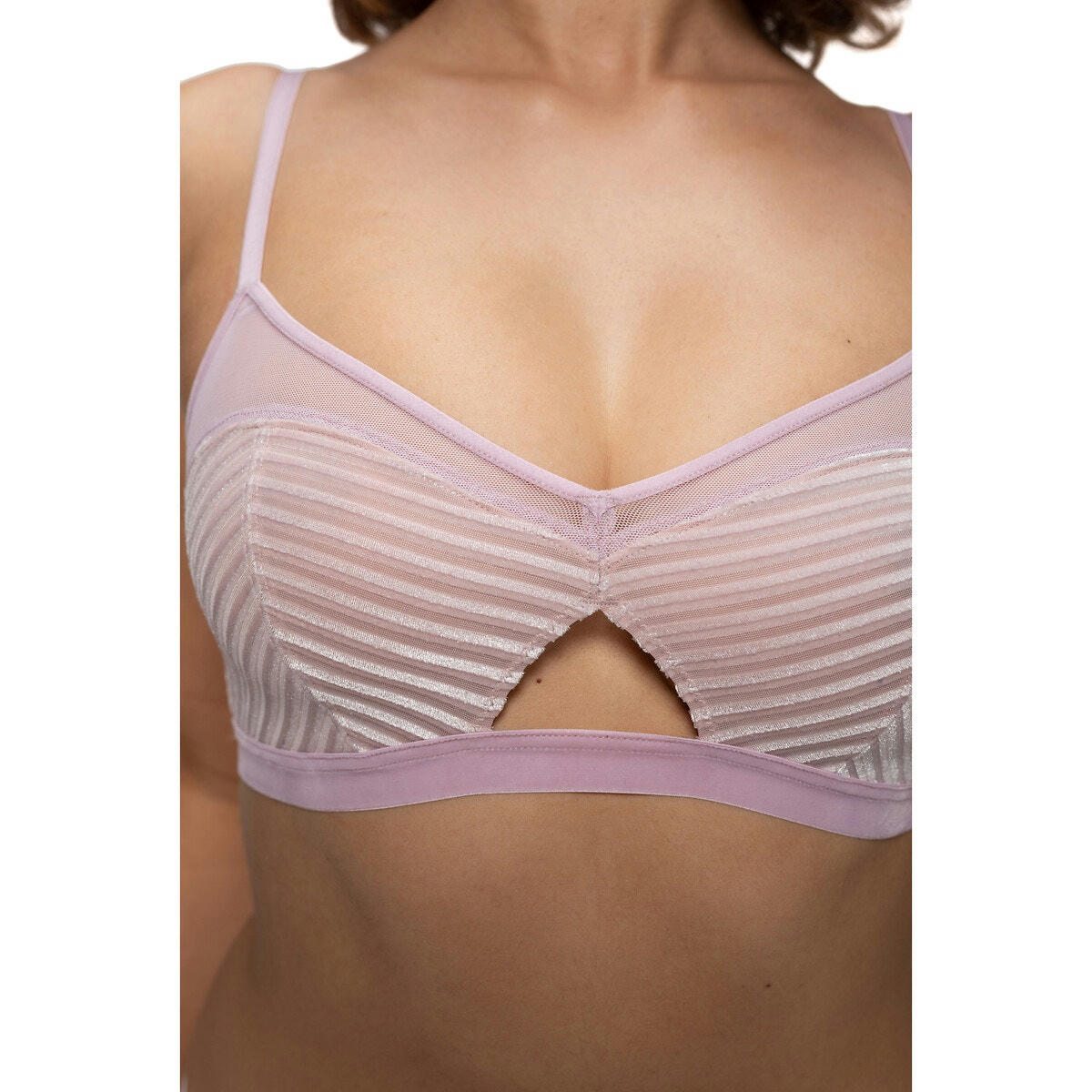 Bralette collection collab avec RAYE