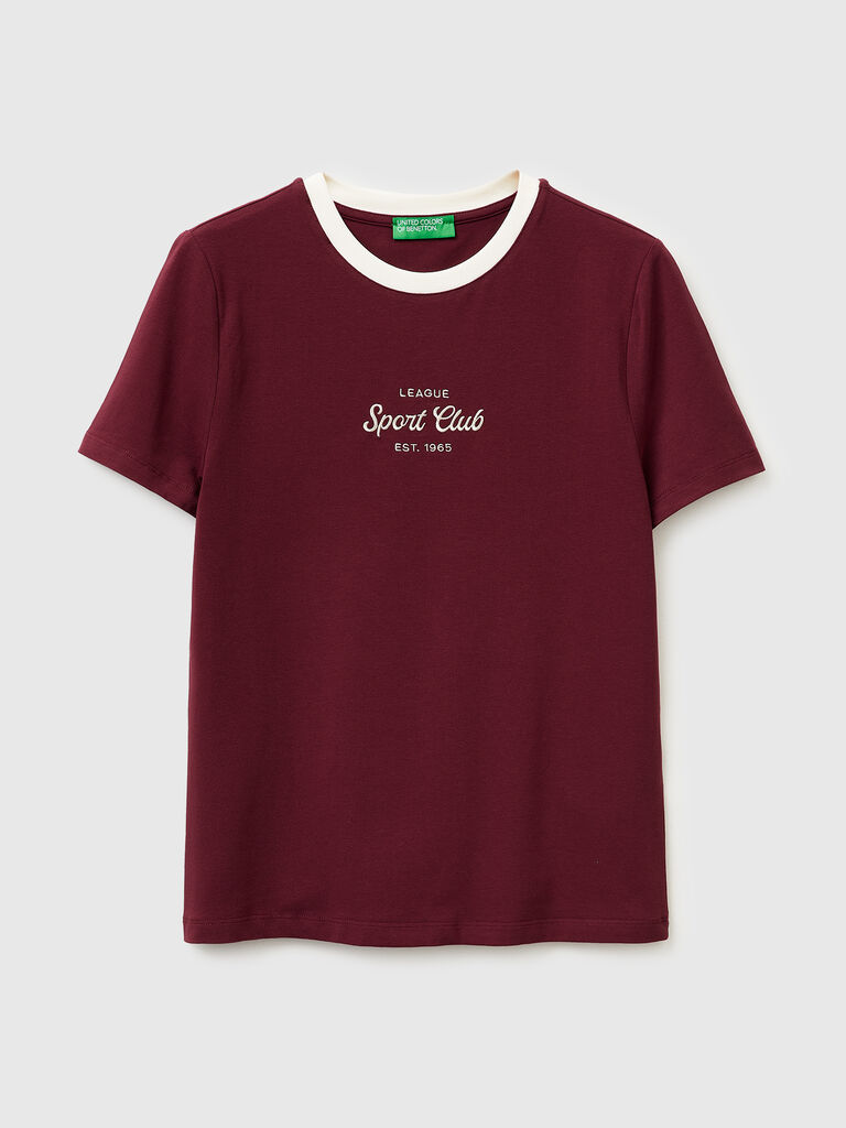 T-shirt with embroidered crest