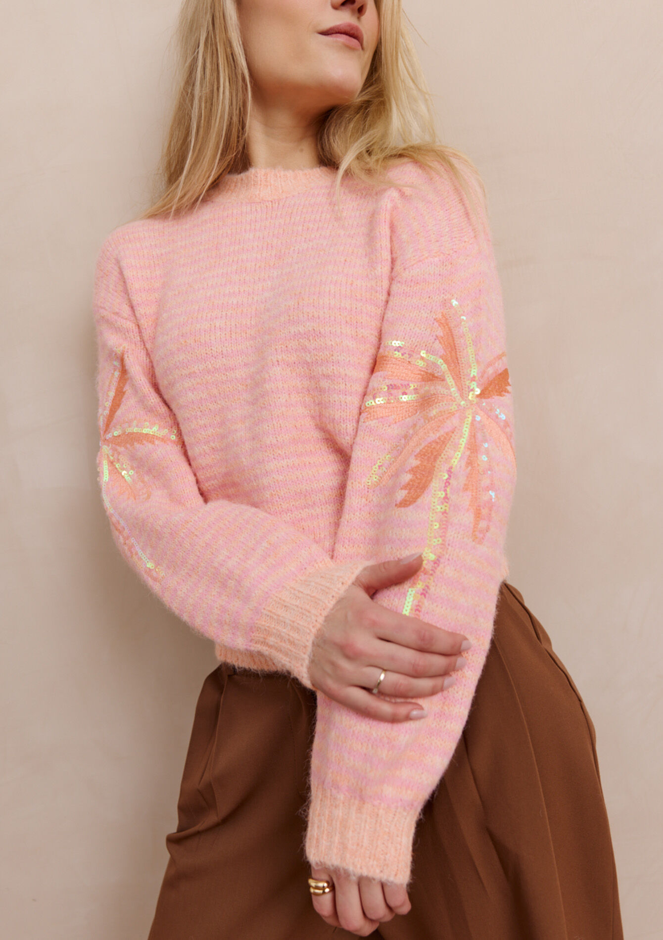 Geborduurde zachte trui